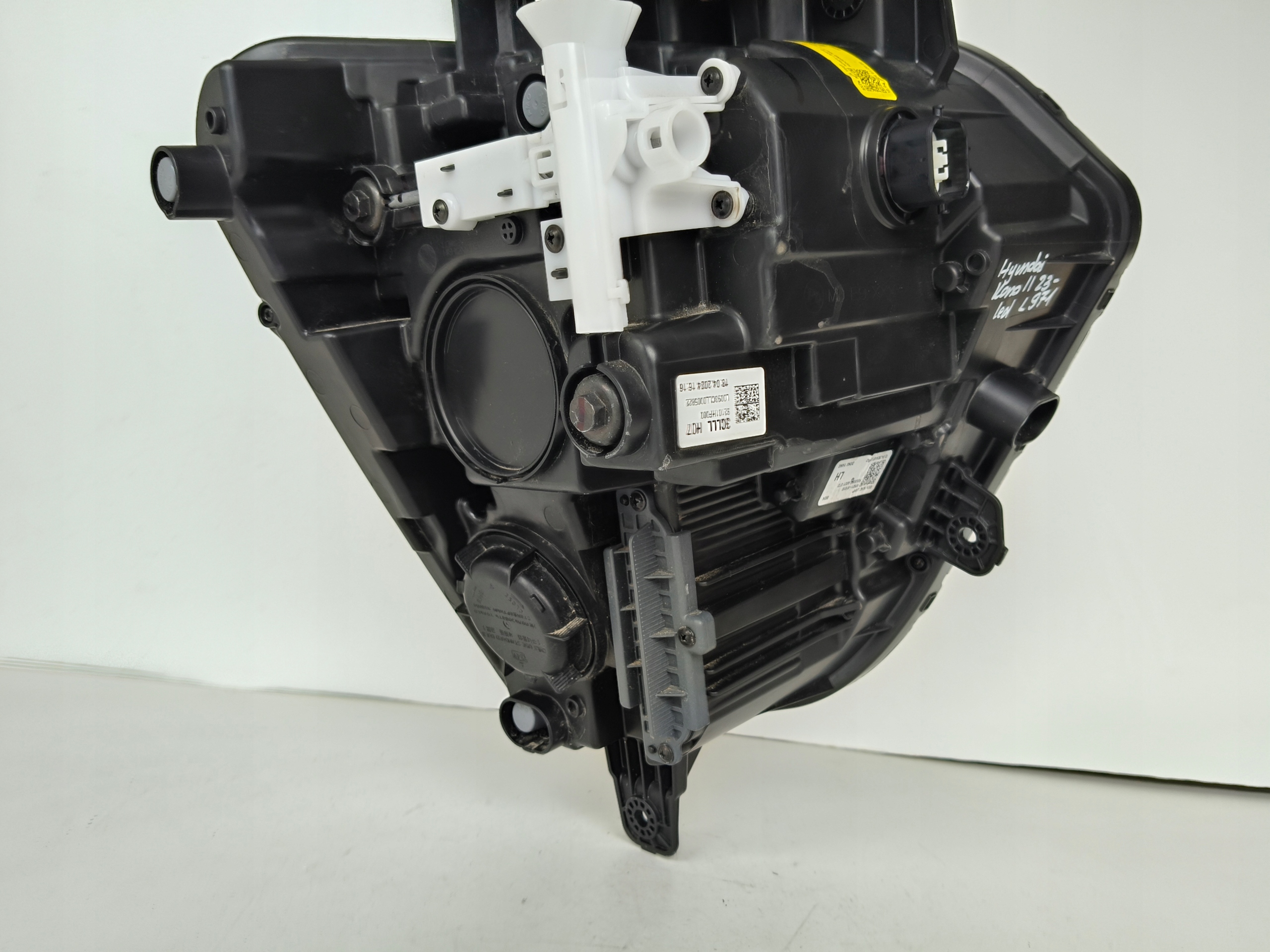 light left REFLEKTOR HYUNDAI KONA II 23- LED