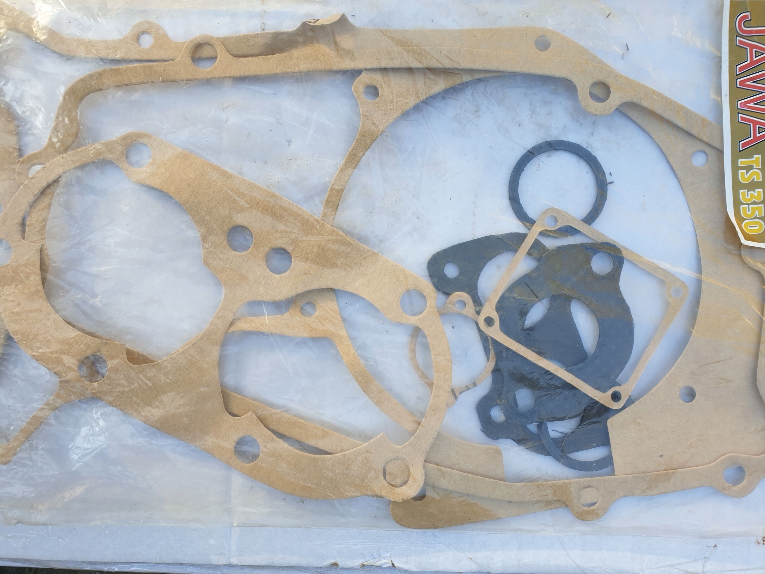 KOMPLET USZCZELEK SILNIKA DO MOTOCYKLA JAWA 350 TS