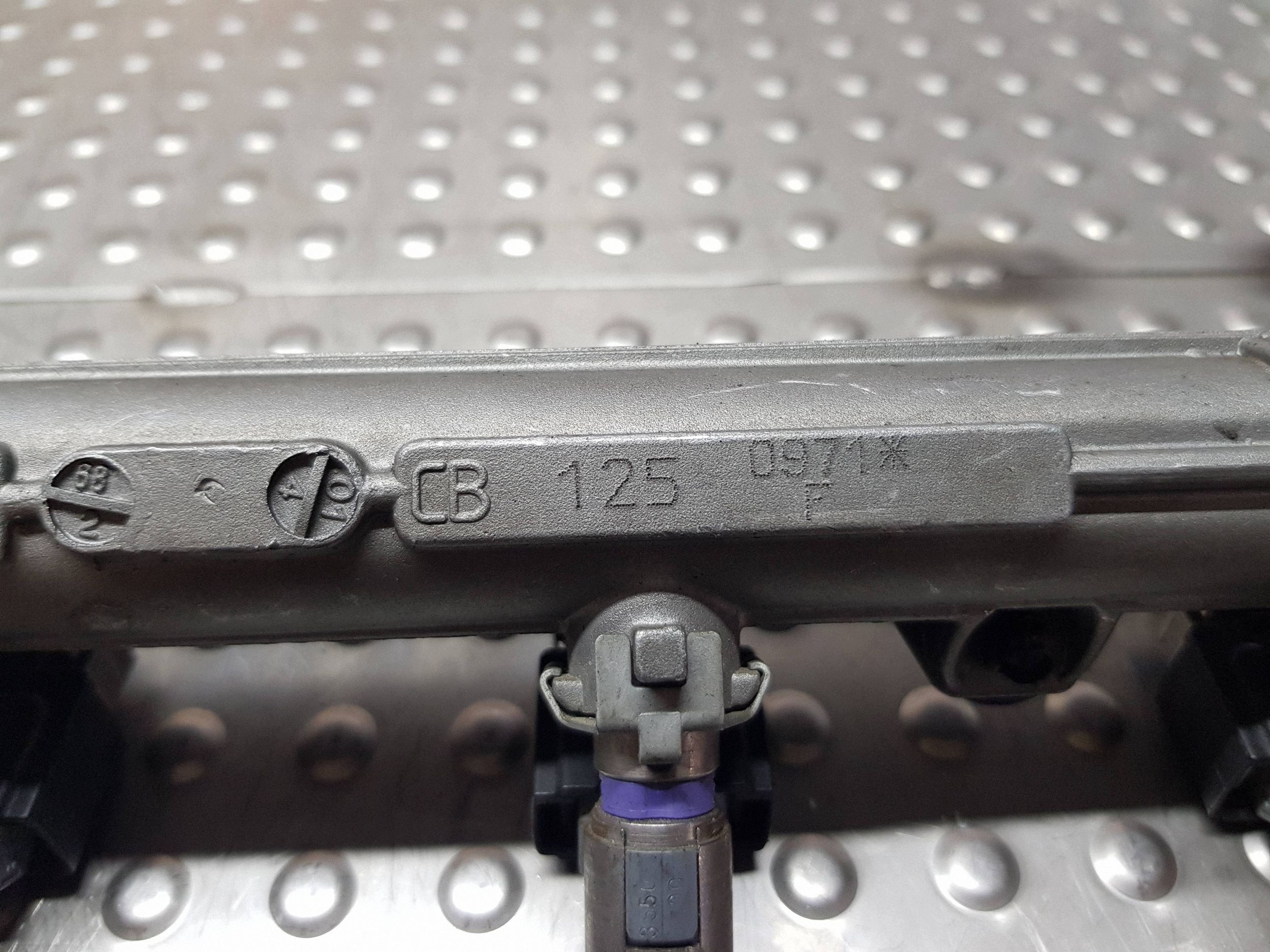 Rampe injection 3 Injecteurs KPL 036031A GOLF IV A3 8L LEON et 1.6 16V