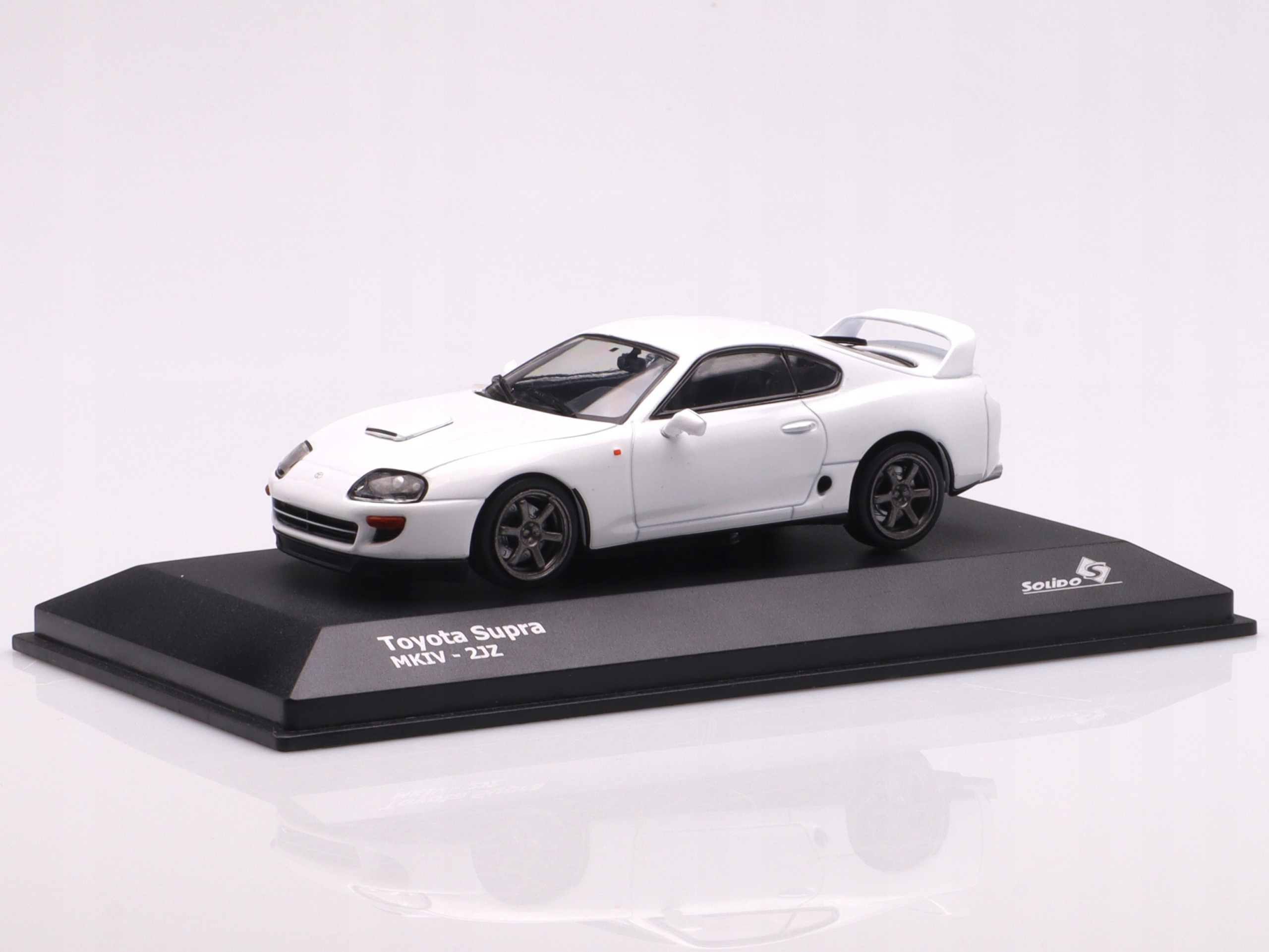 Model samochodu Toyota Supra Mk.4 2001, white Solido 1:43