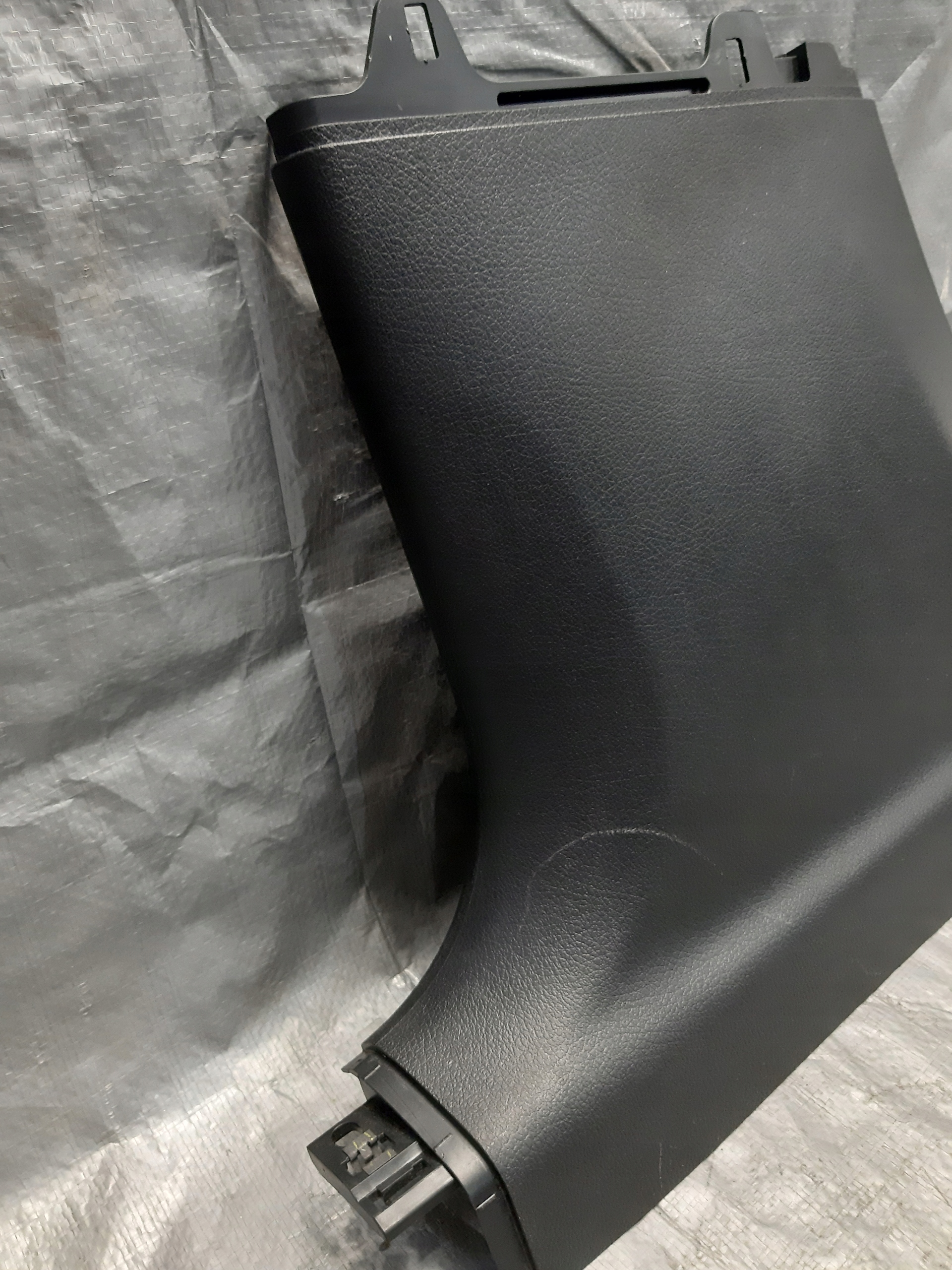 cover SLUPKA B left MERCEDES GLB X247