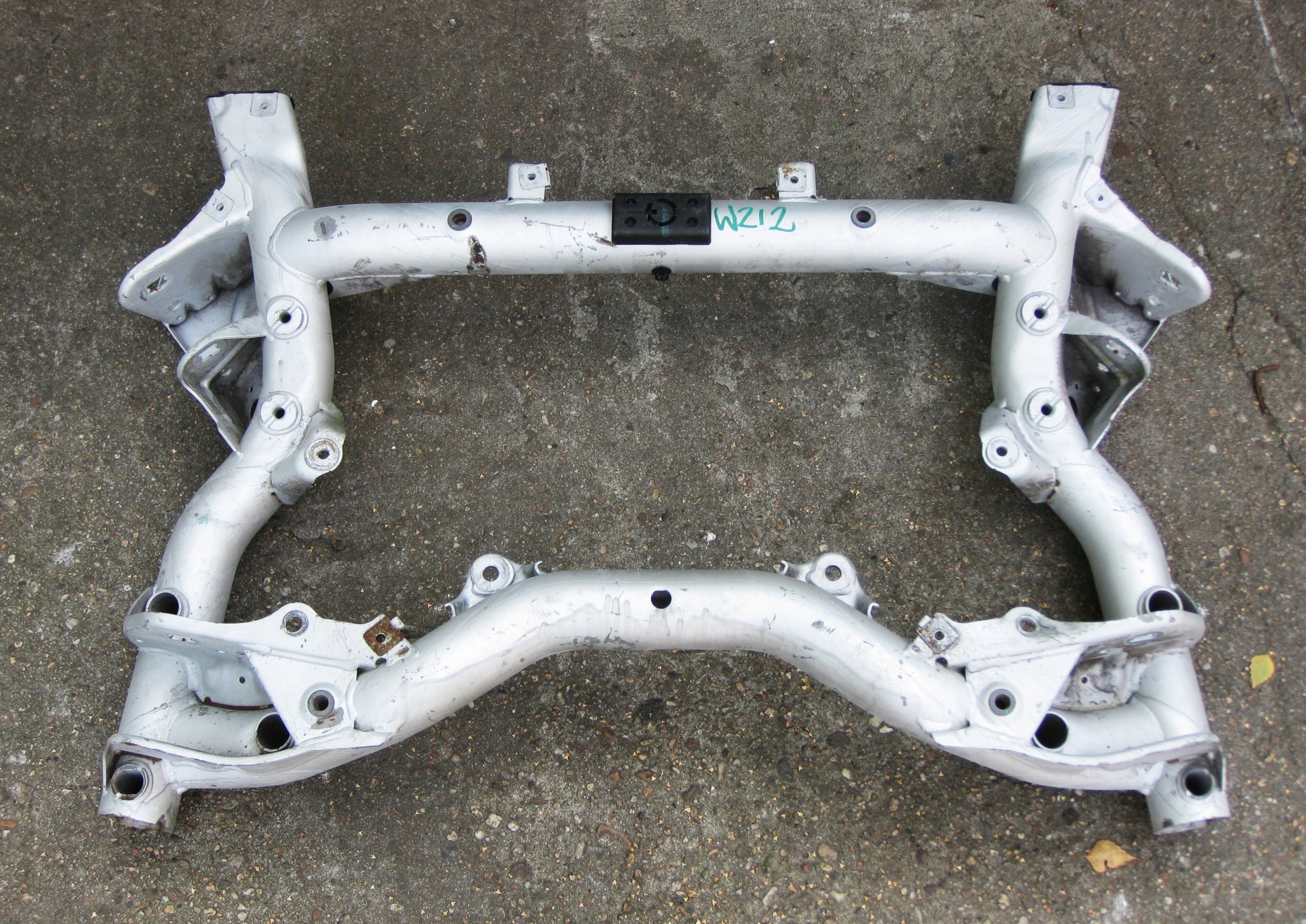 MERCEDES W212 LIFT E-KLASA subframe axle beam front axle beam