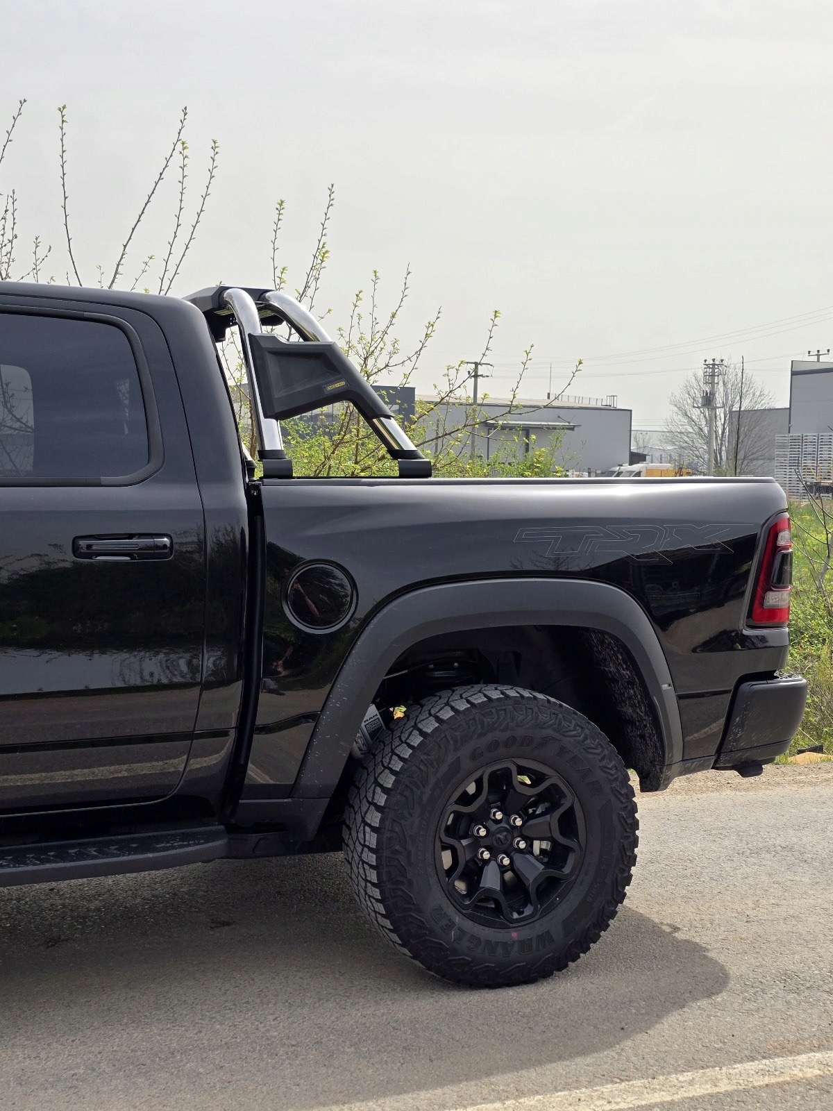 nissan NAVARA трубы хром