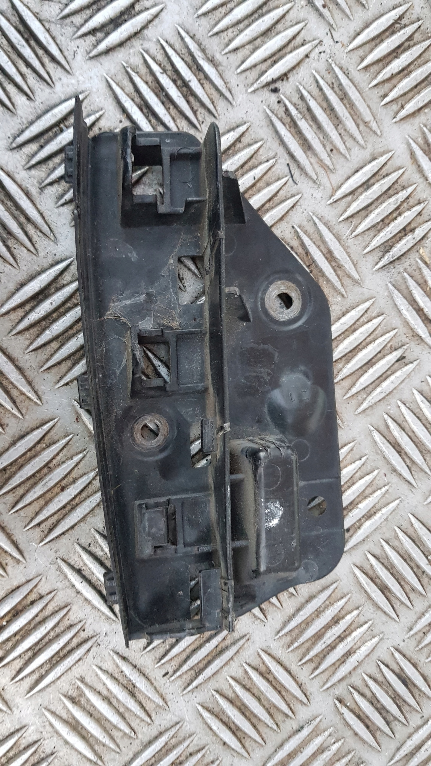 VW EOS Support Support plaque Pare choc Gauche Avant 1Q0807183
