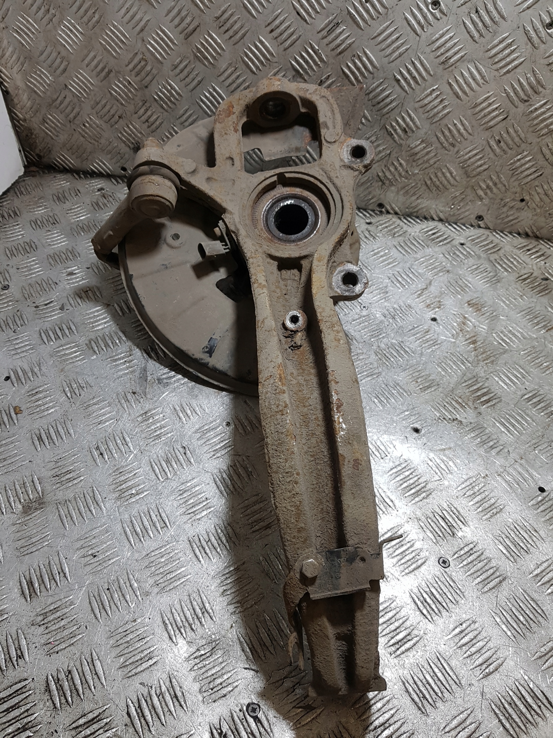 otoč čepu pravý předek AUDI Q7 7L0407258A