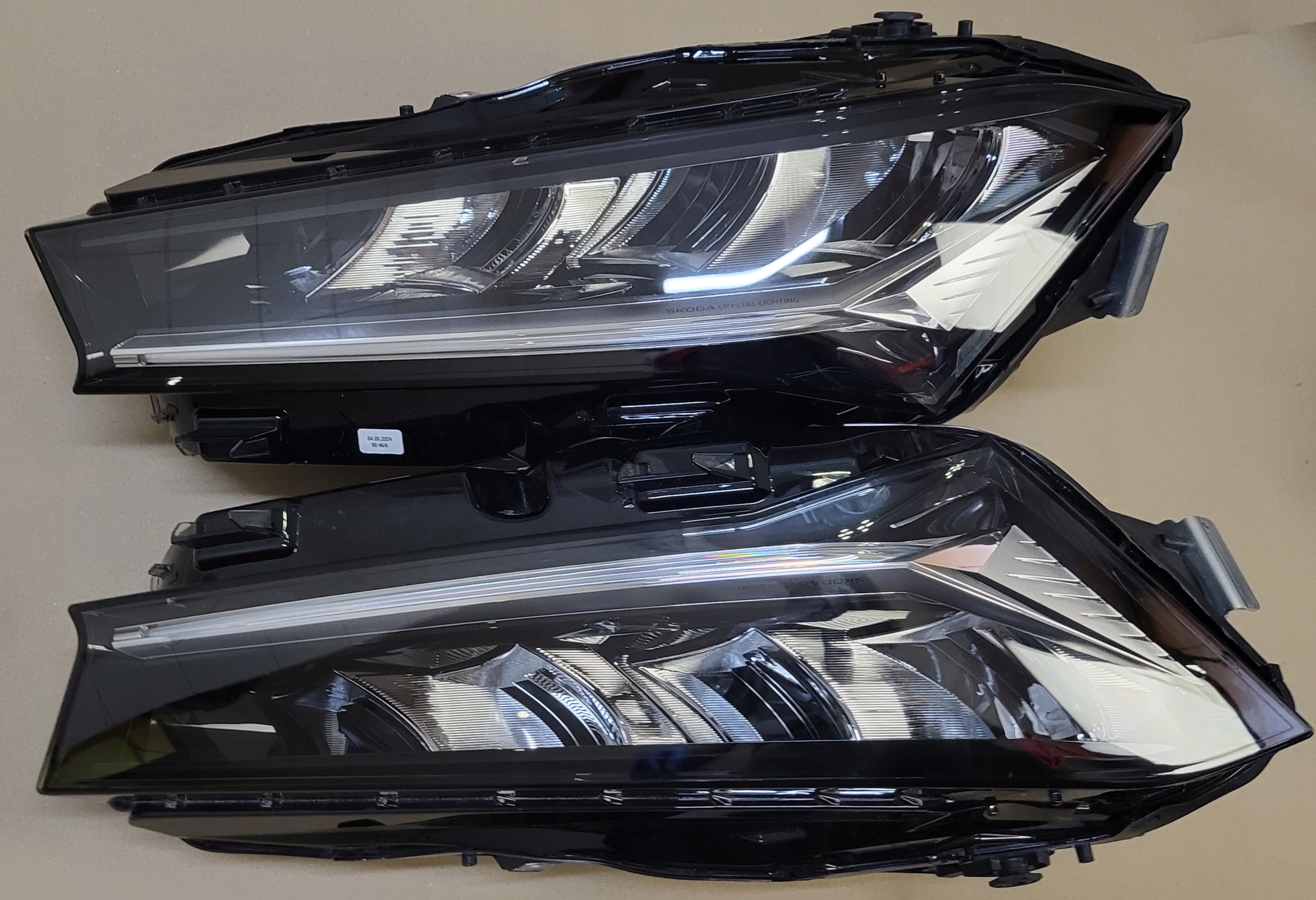 фара левая full led Crystal SKODA SUPERB IV 4 новая