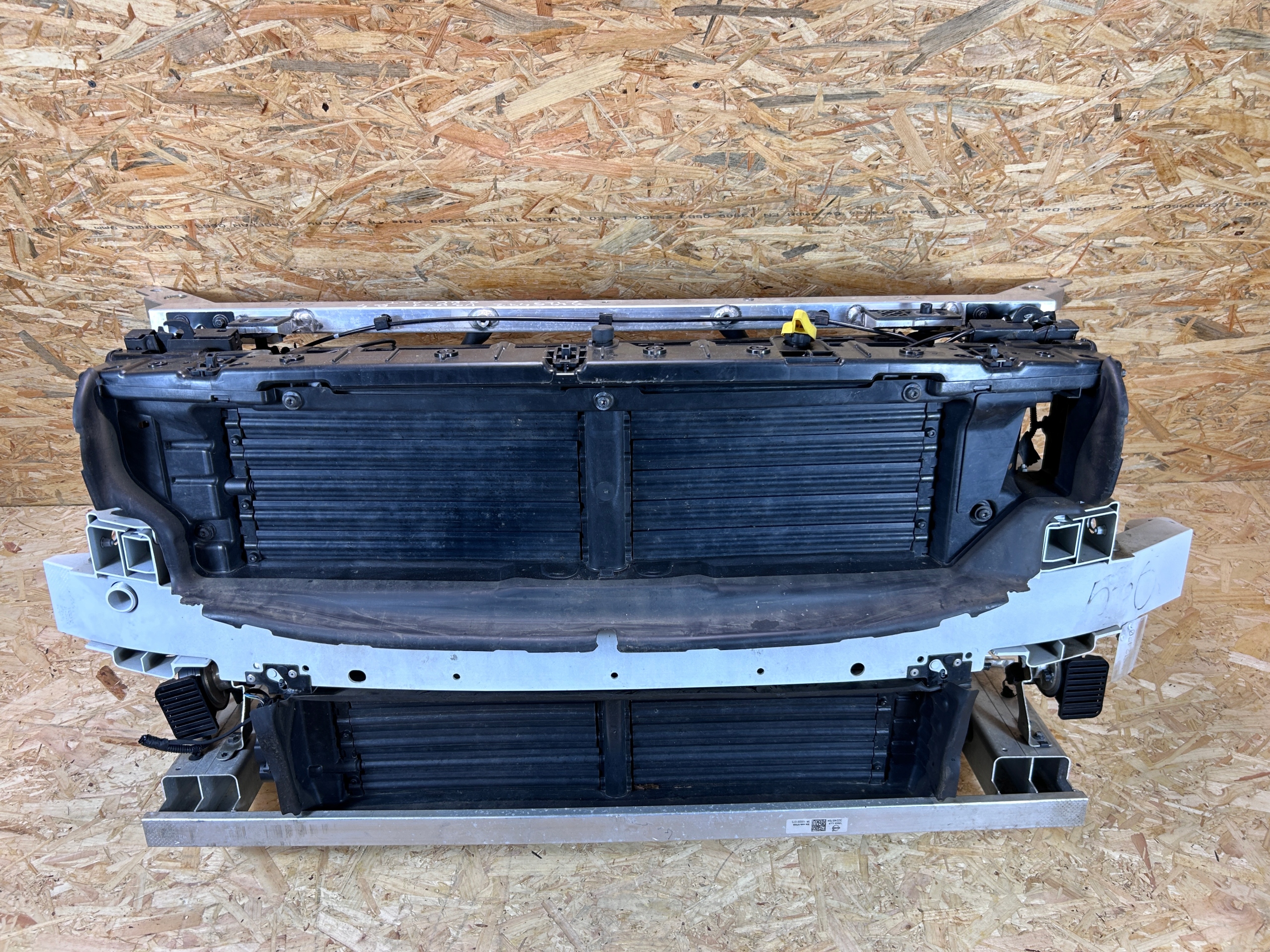 PAS PRZEDNI WZMOCNIENIE BELKA CHŁODNICE VOLVO V90 2.0D B4 2016-