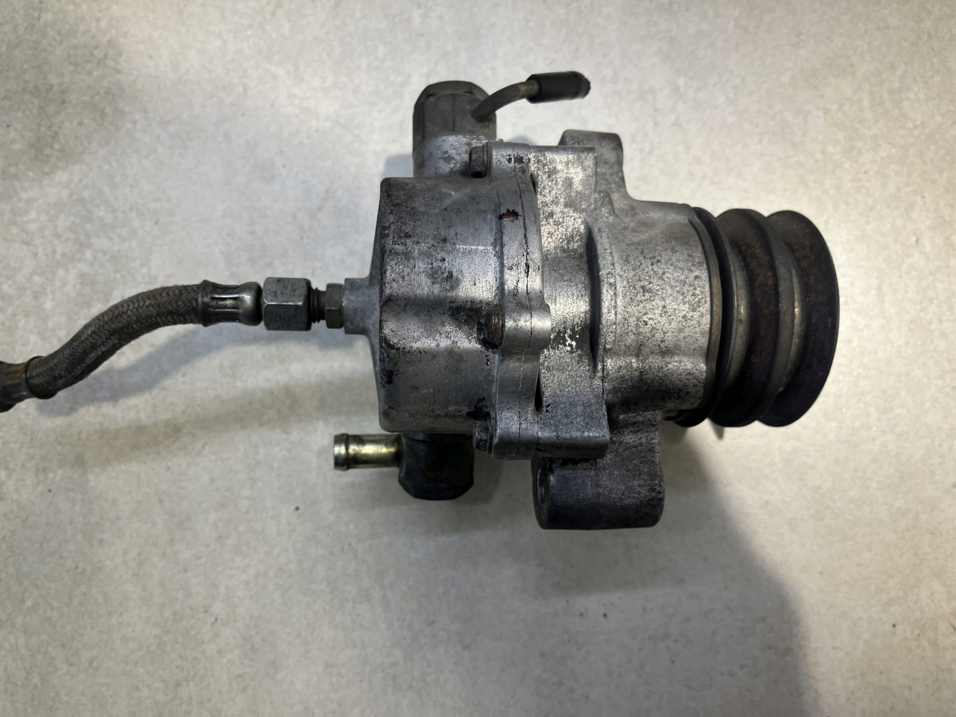 Pompa VACUM MAZDA 323F 2.0 D X2T50499