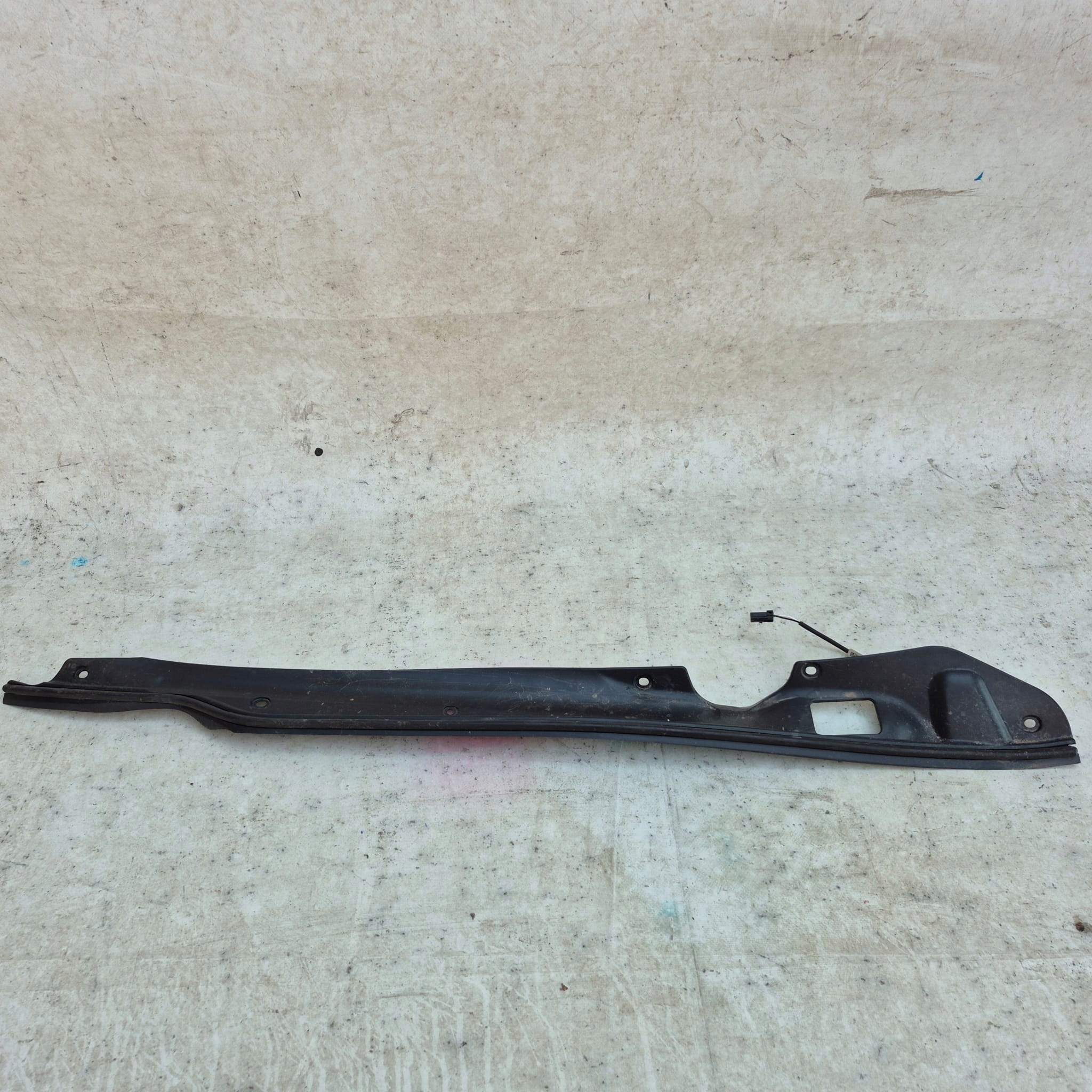 TESLA S right moulding sensor DOMYKANIA bonnet 6007570-00