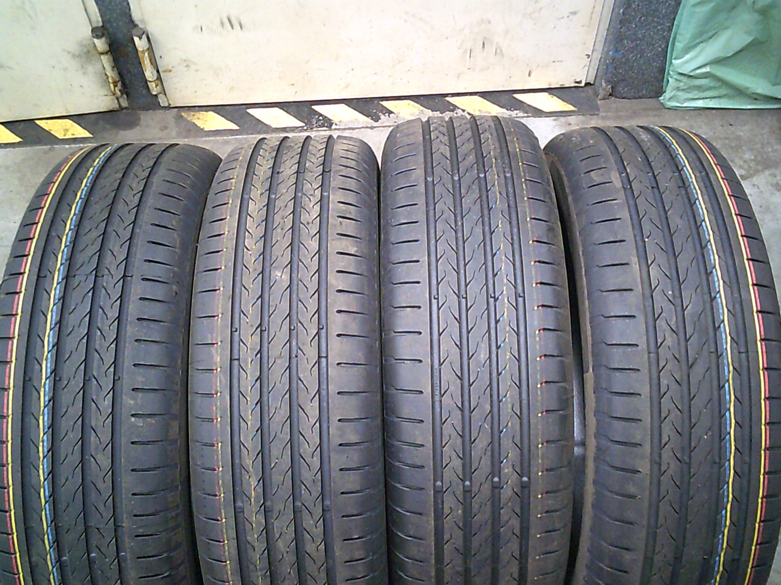 2x Continental EcoContact 6 Q 215/60R18 2025 Nové