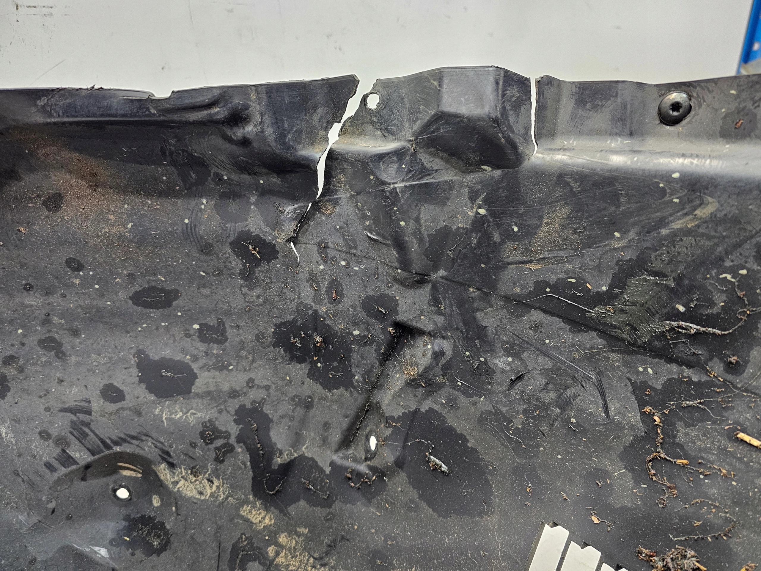 mudguard plastic right front AUDI A3 8Y 8Y0821172R