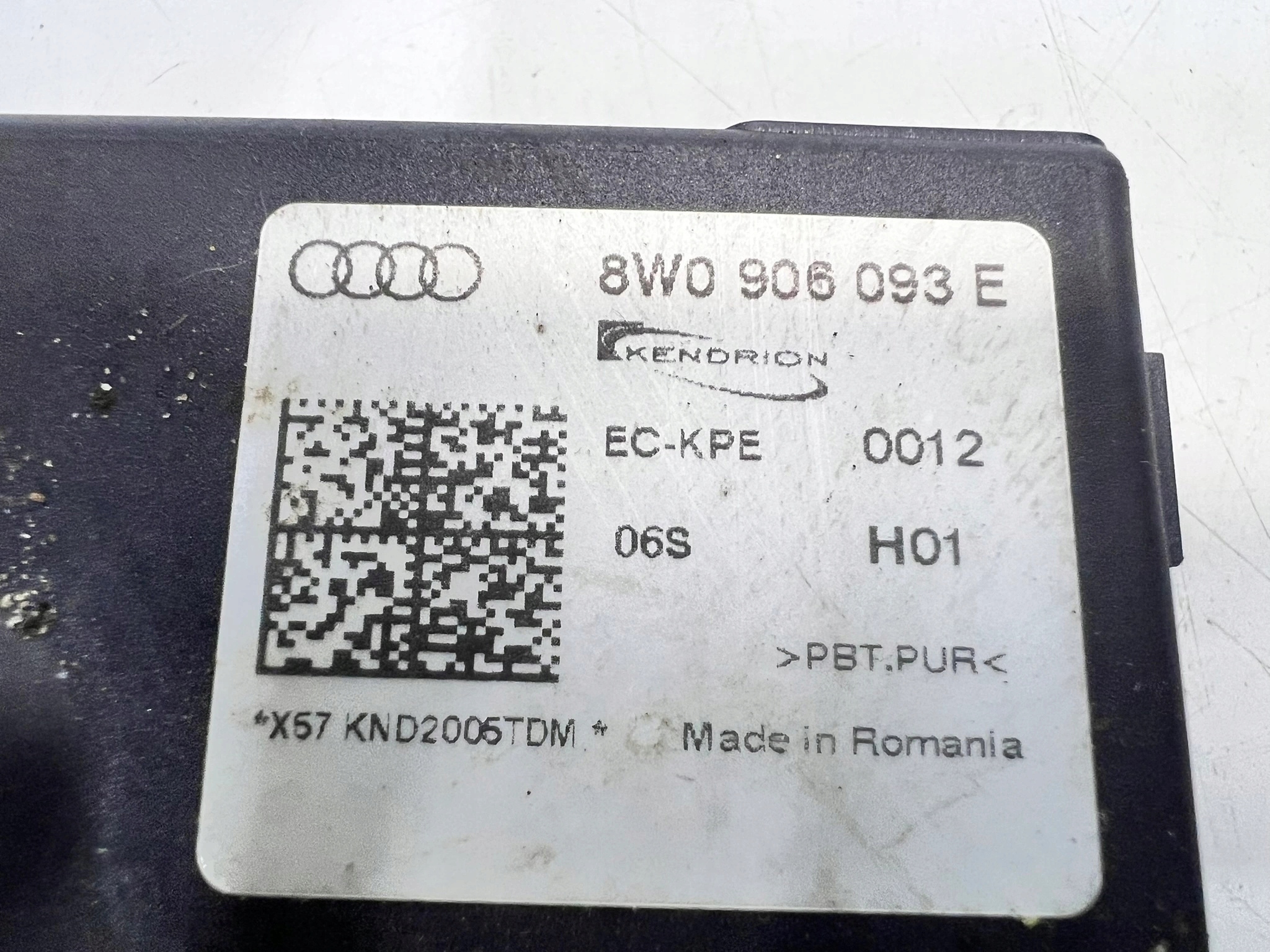 Bedienteil POMPY des Kraftstoffsbehälters AUDI A4 B9 A5 Q7 8W0906093E