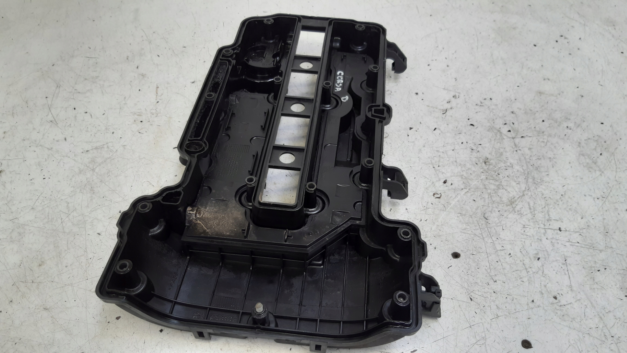 Abdeckung der Ventile 55561426 Opel Corsa D