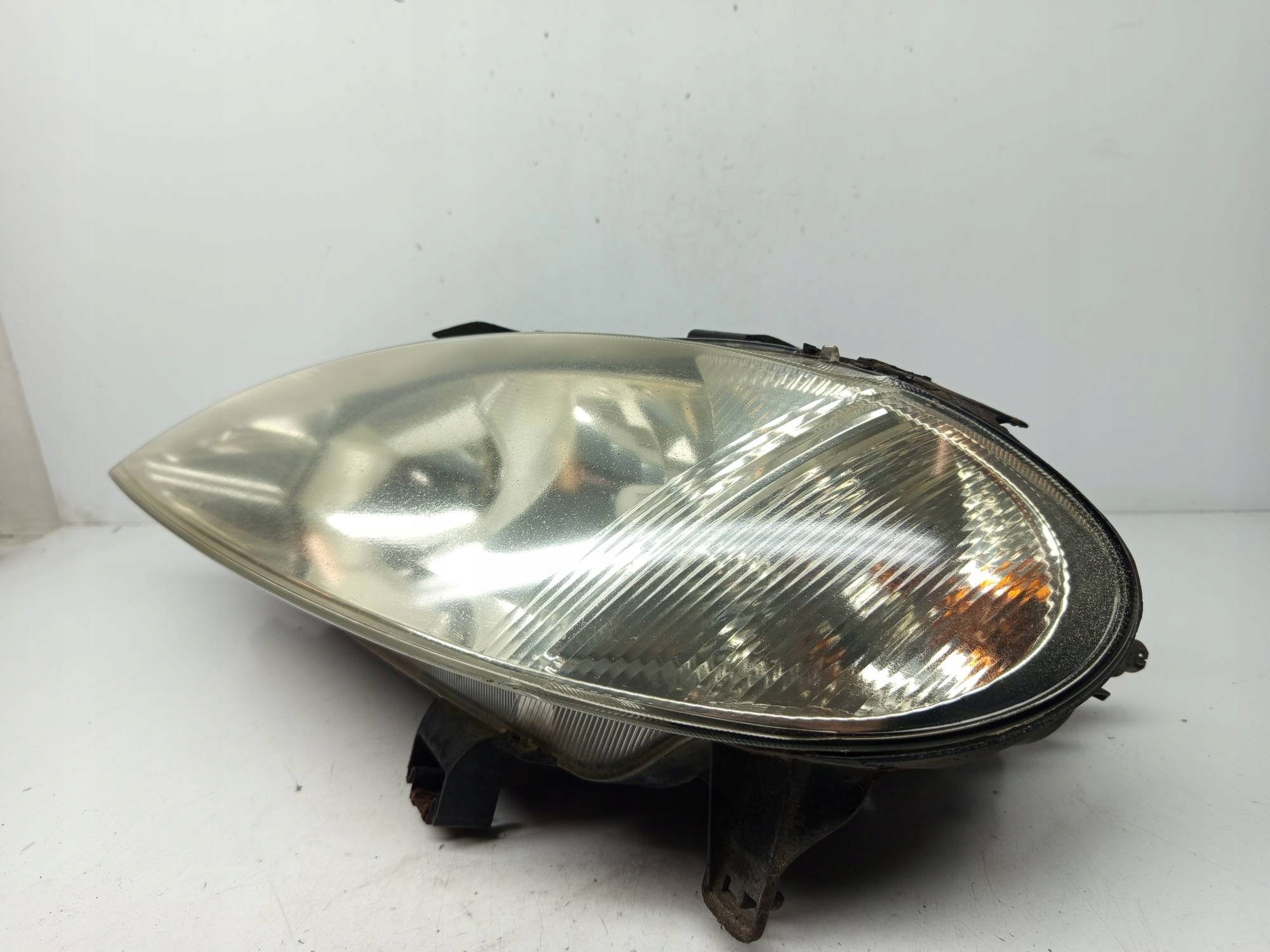 light left front Renault MEGANE and Lift 1.9 DTI VALEO 7700427874D