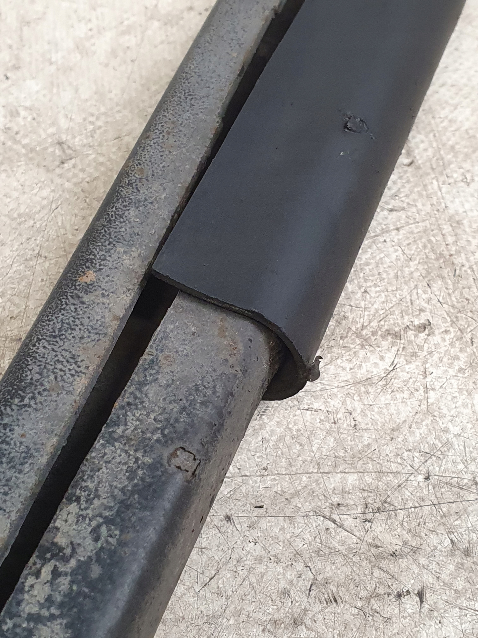 Querlenker rechts heck BMW E36 316i Sedan