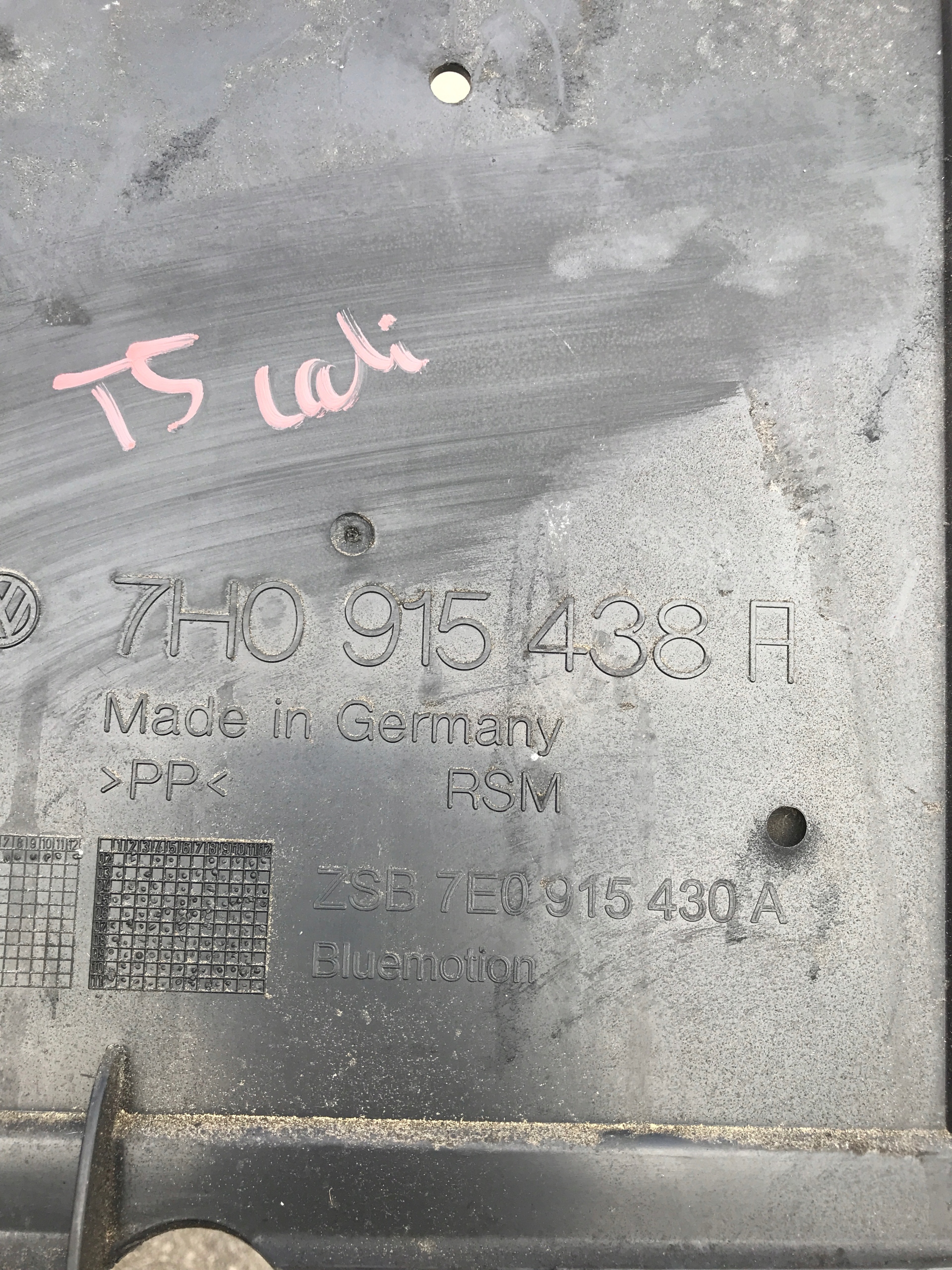 Blende Abdeckung AKUMULATORA VW T5 LIFT CALIFORNIA