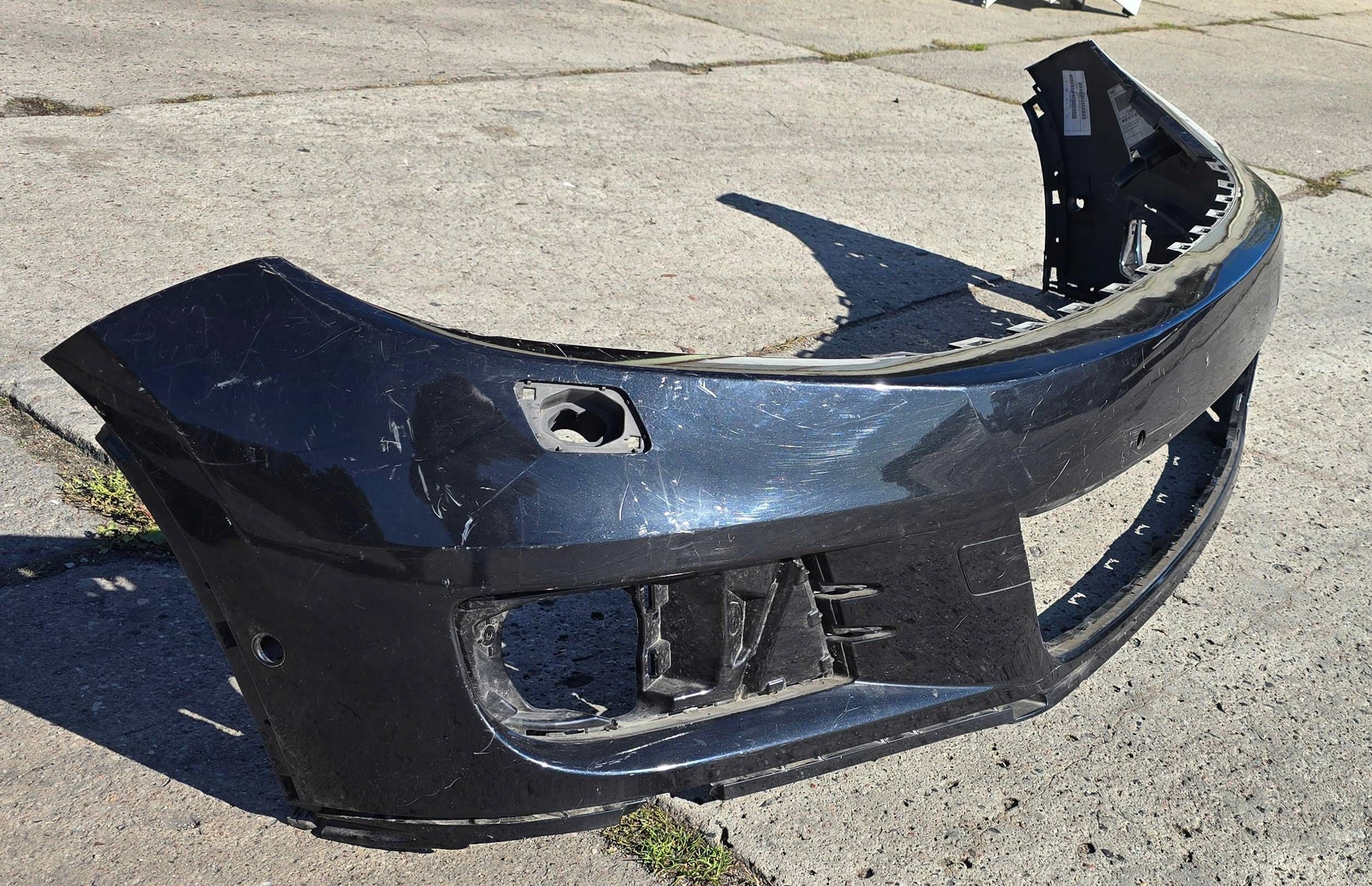 Volkswagen Tiguan and facelift R-Line front front bumper