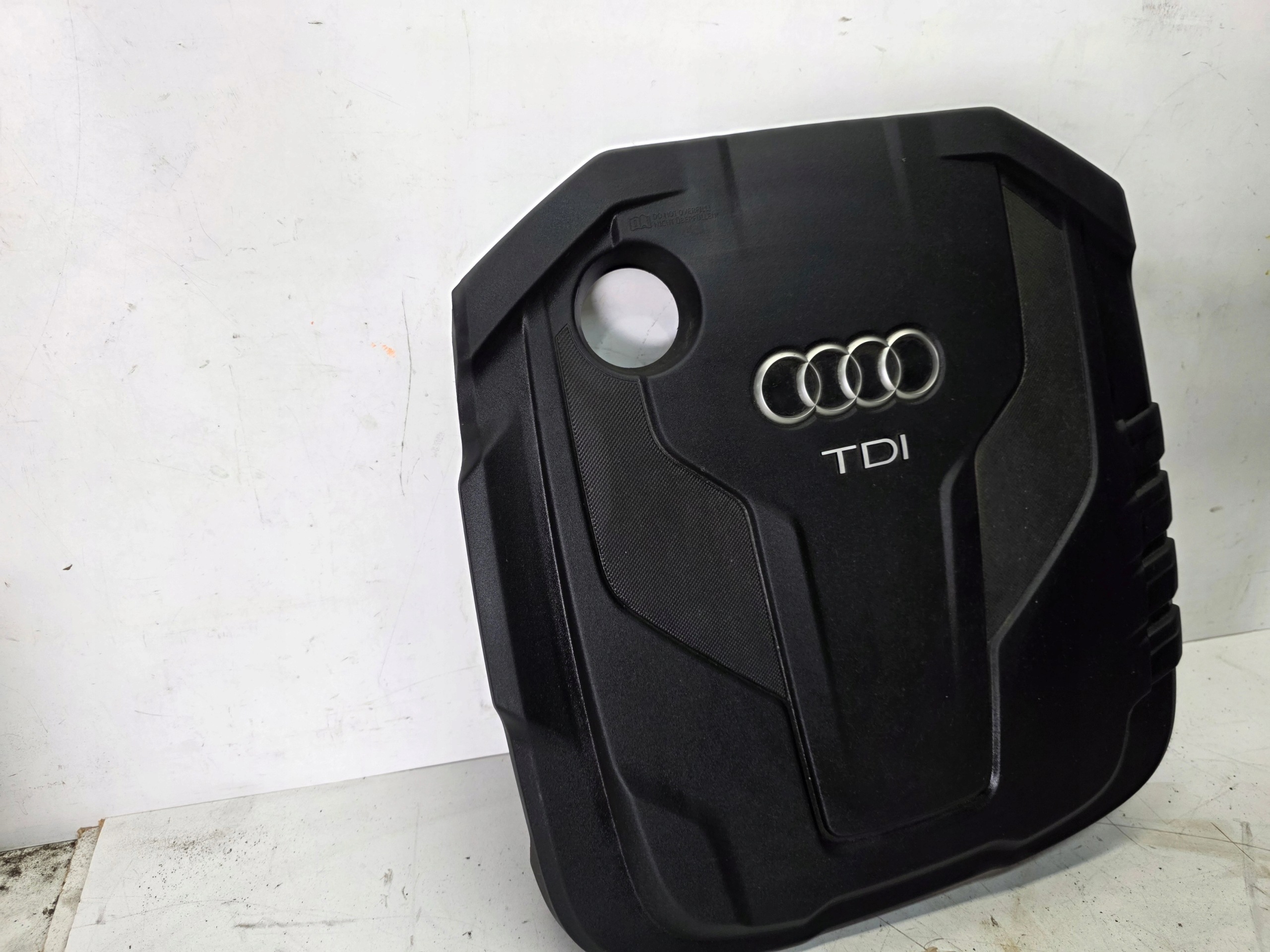 fedél motorfedél AUDI A6 C7 A4 B8 B9 A5 04L103925AL
