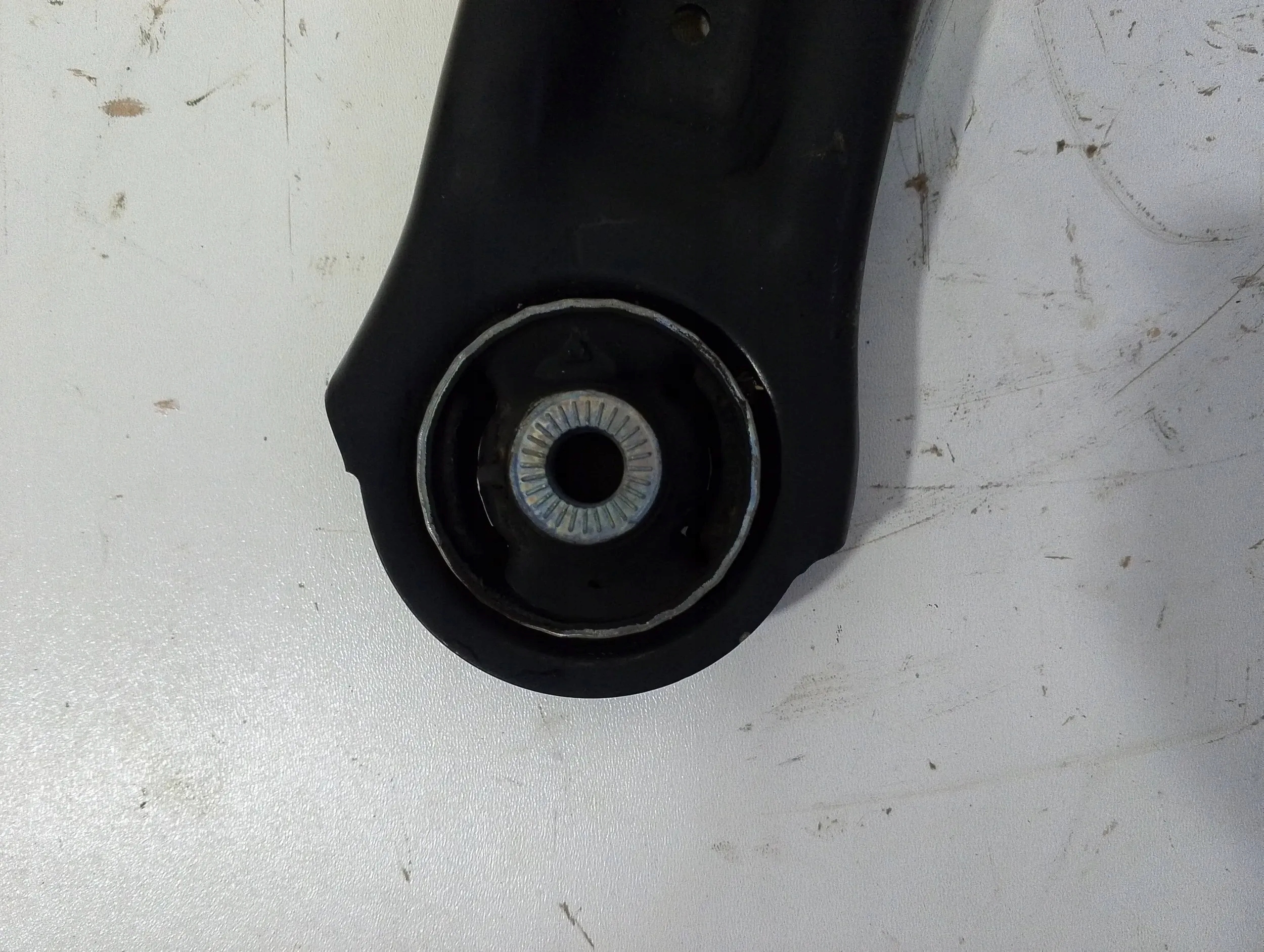 Skoda Karoq arm front right (Q199)