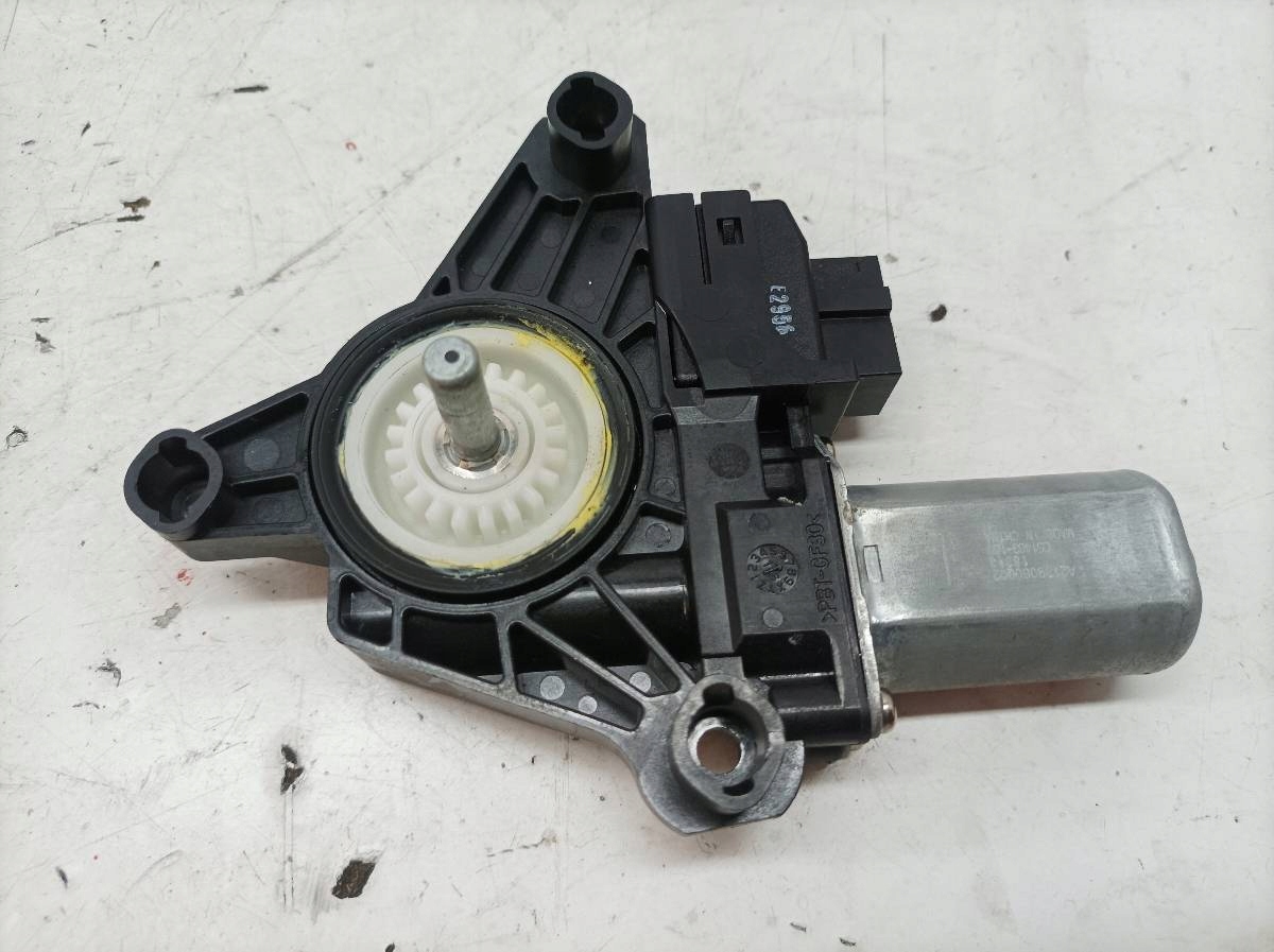 mini motor lifting windows right rear part A2139060602 Mercedes E-klasa W213