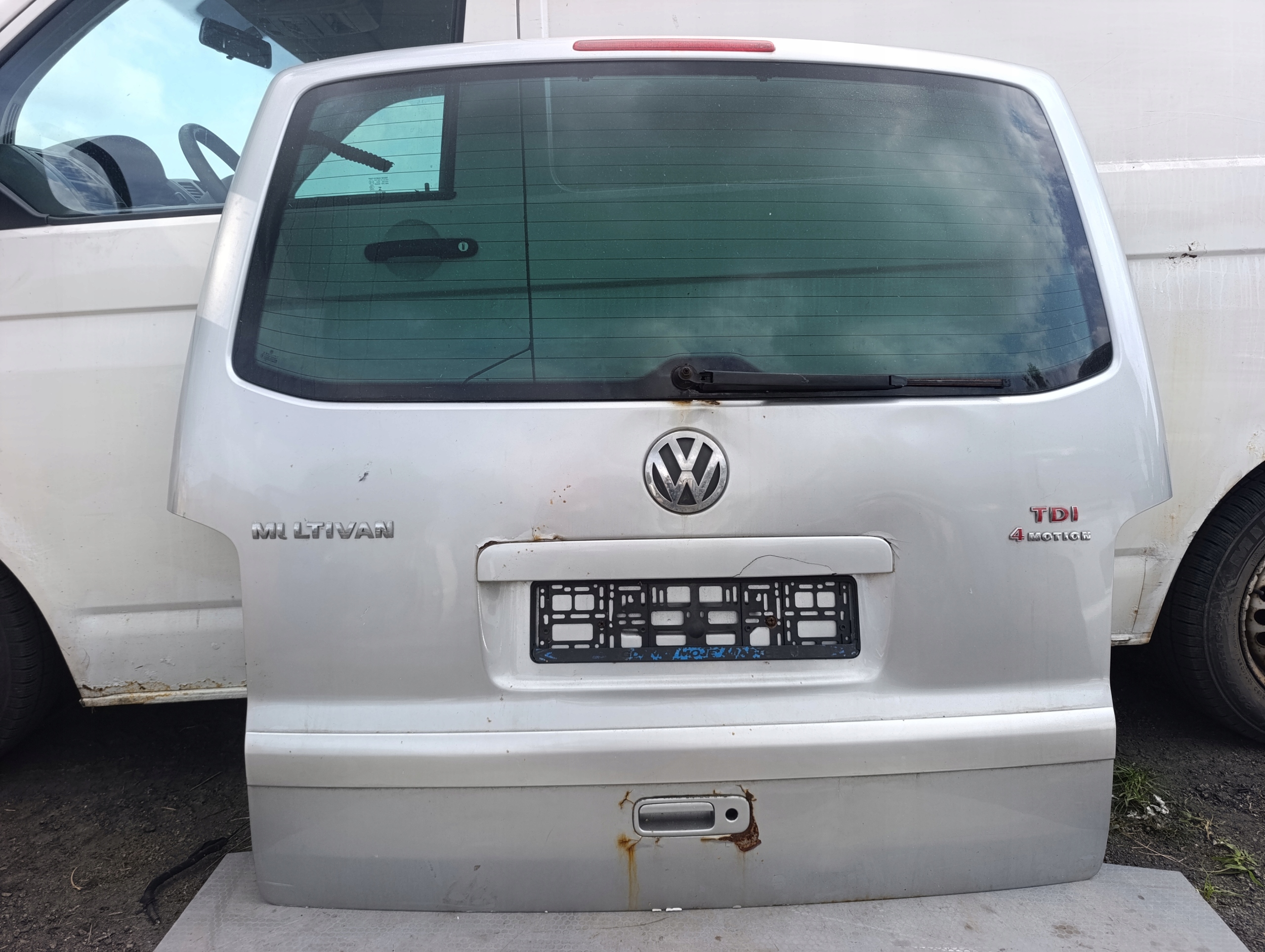VW T5 T5 LIFT trunk door cover boot rear part