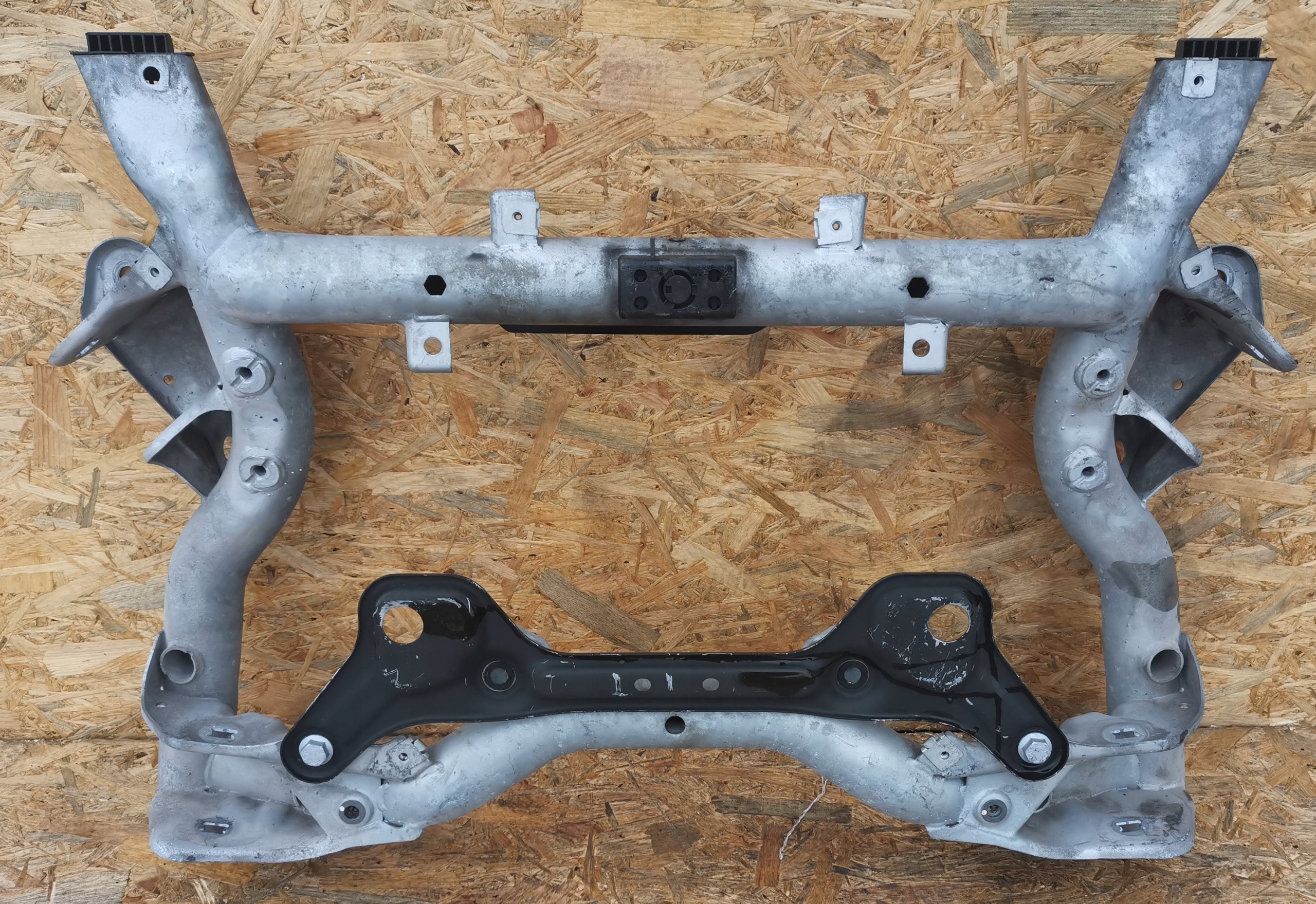 axle beam subframe sider below engine MERCEDES C-KLASA W204