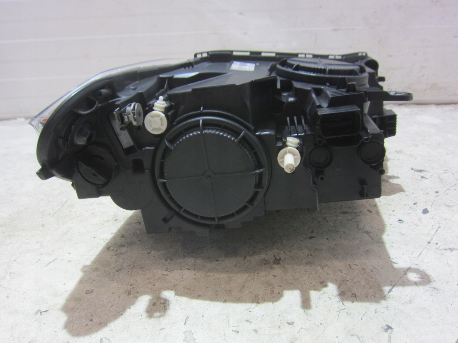 BMW X1 F48 front light left front left complete USA 63117346537 USA