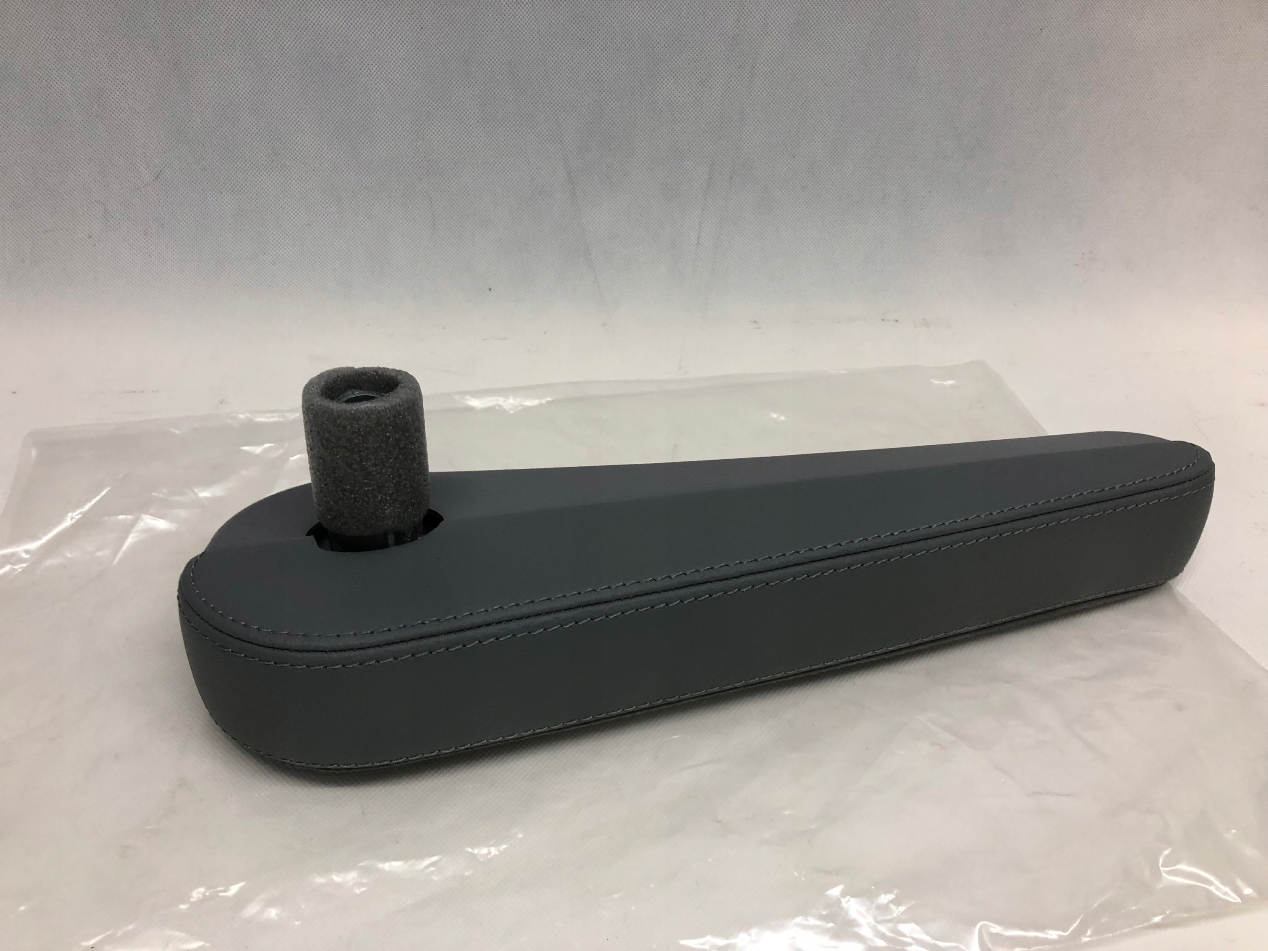 MERCEDES VITO VIANO W639 SZARY SKÓRZANY PODŁOKIETNIK ORYGINALNY NOWY