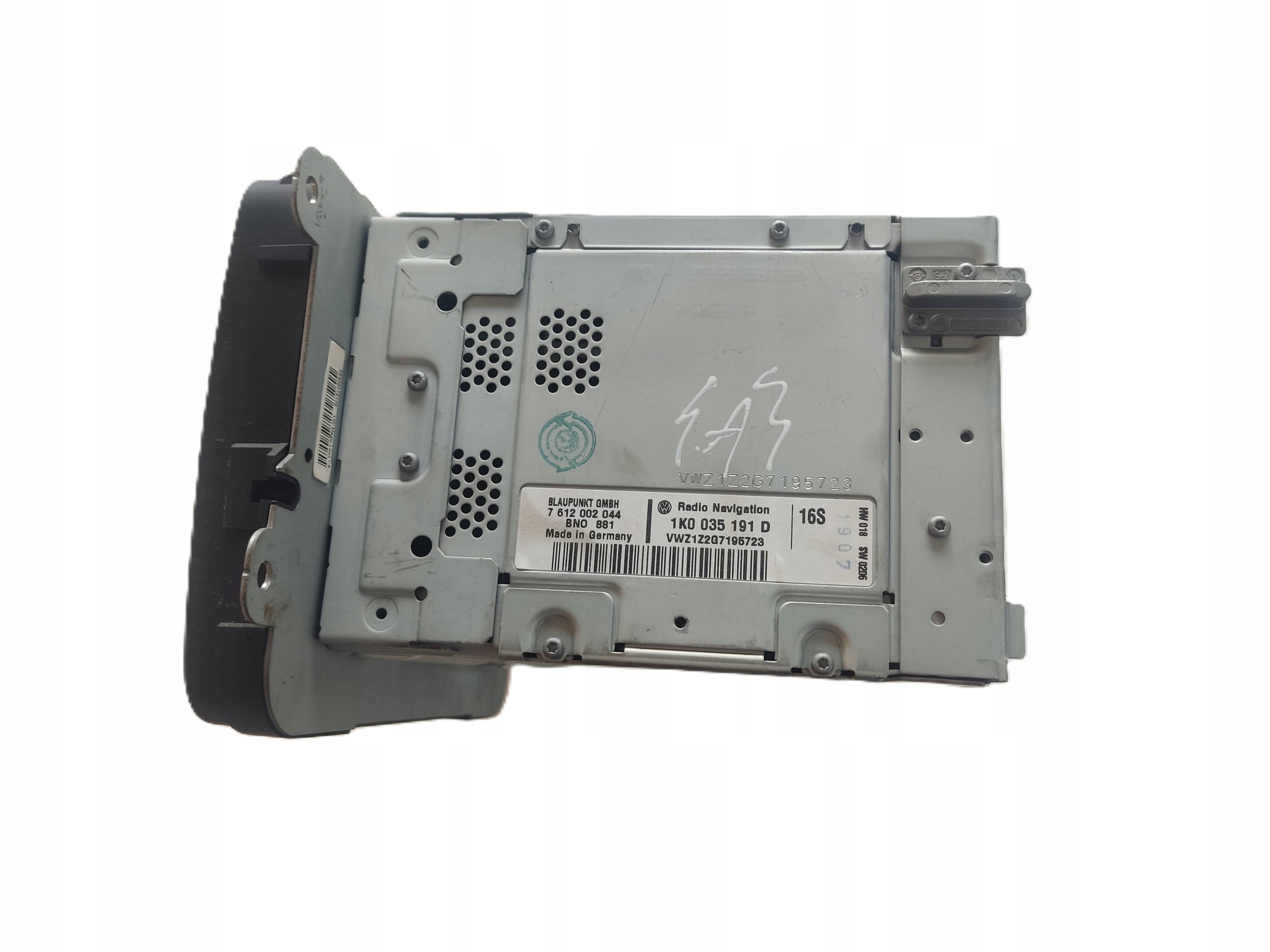 RADIO VOLKSWAGEN Passat B6 2.0 TDI 2006 without KODU