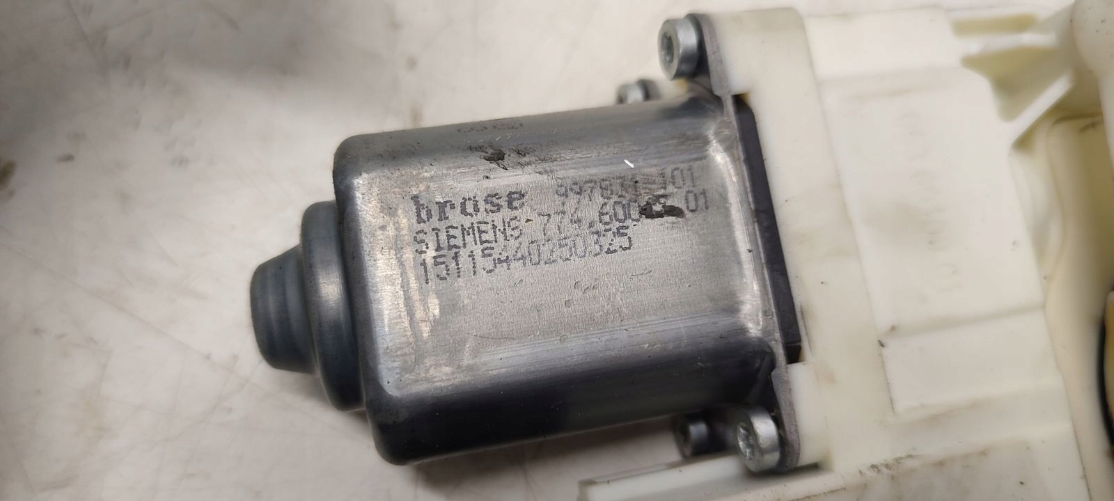 window regulator right front mechanism Citroen C4 and 1,6 HDI