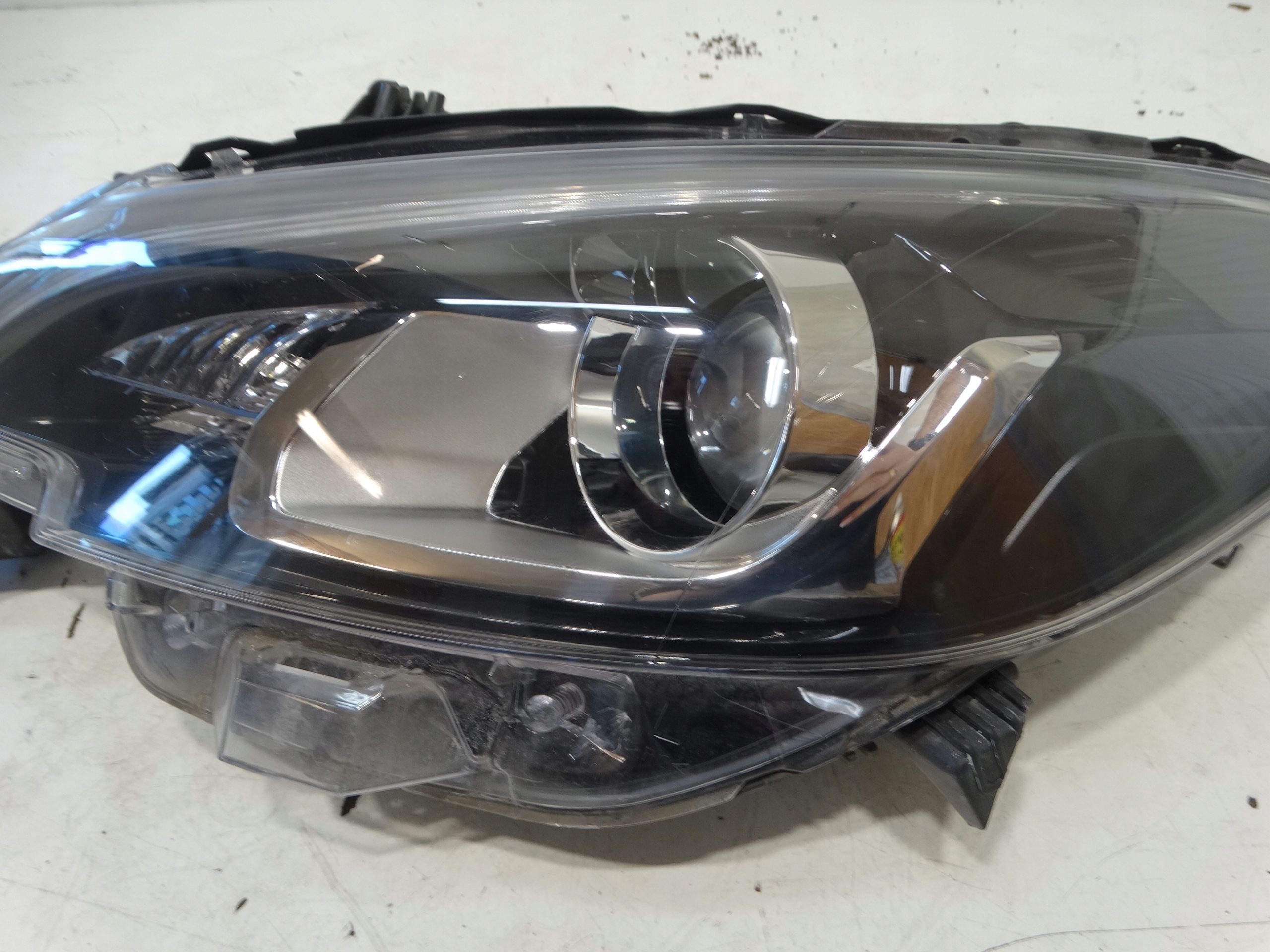 light REFLEKTOR LED left front VALEO PEUGEOT 108 81150-0H150