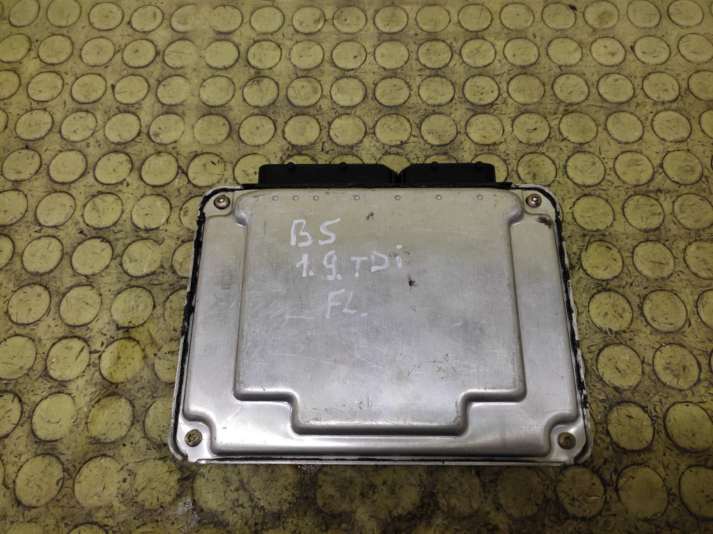 VW PASSAT B5 control unit of the engine 038906019KD