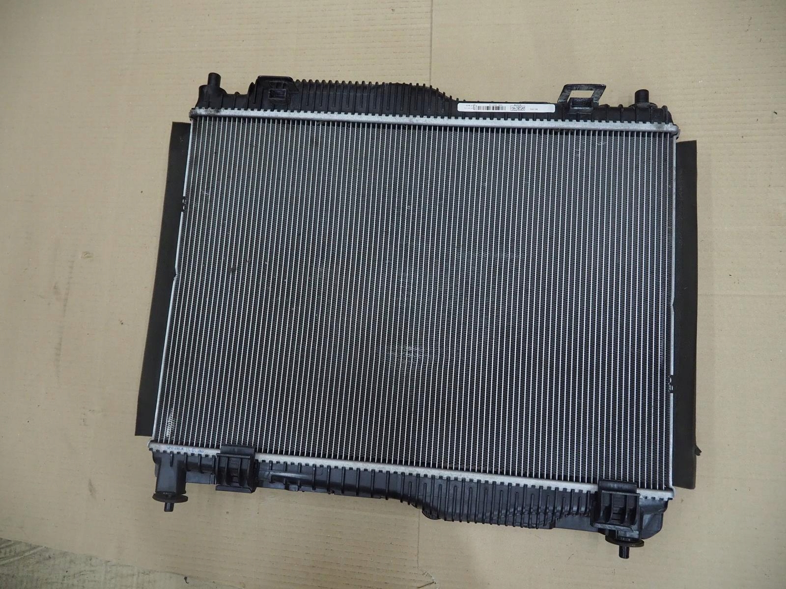 H1BG-8005-CD - РАДИАТОР ВОДЯНОГО ОХЛАЖДЕНИЯ FORD FIESTA MK8 1.0 EB ECO BOOST