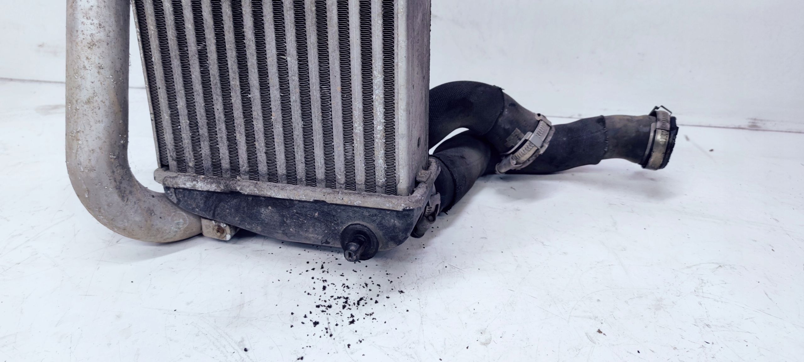 radiator intercooler AUDI A6 2.7 3.0 4F0145805E