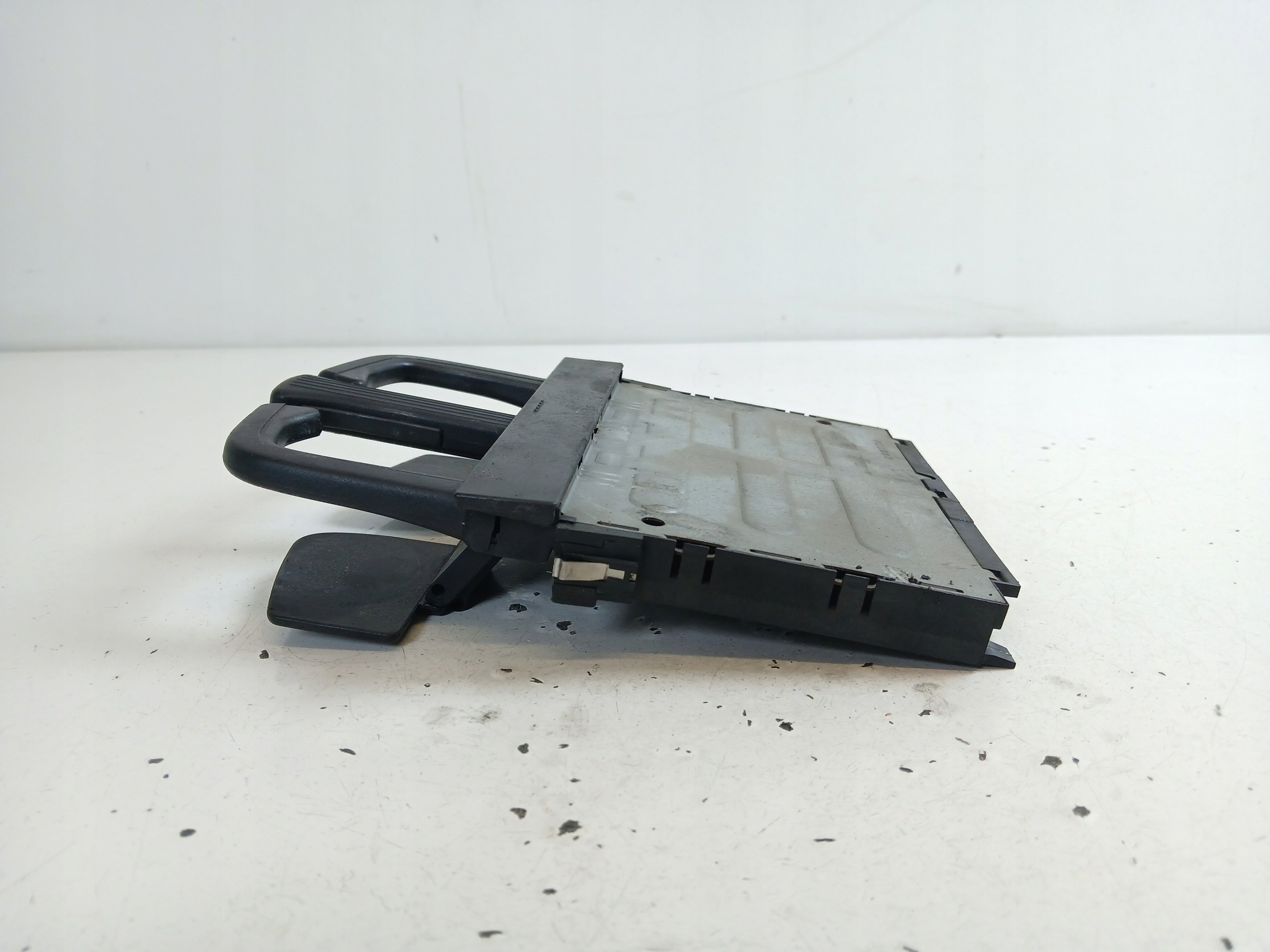 VW GOLF IV bracket for KUBEK CUPHOLDER 1J0858601B