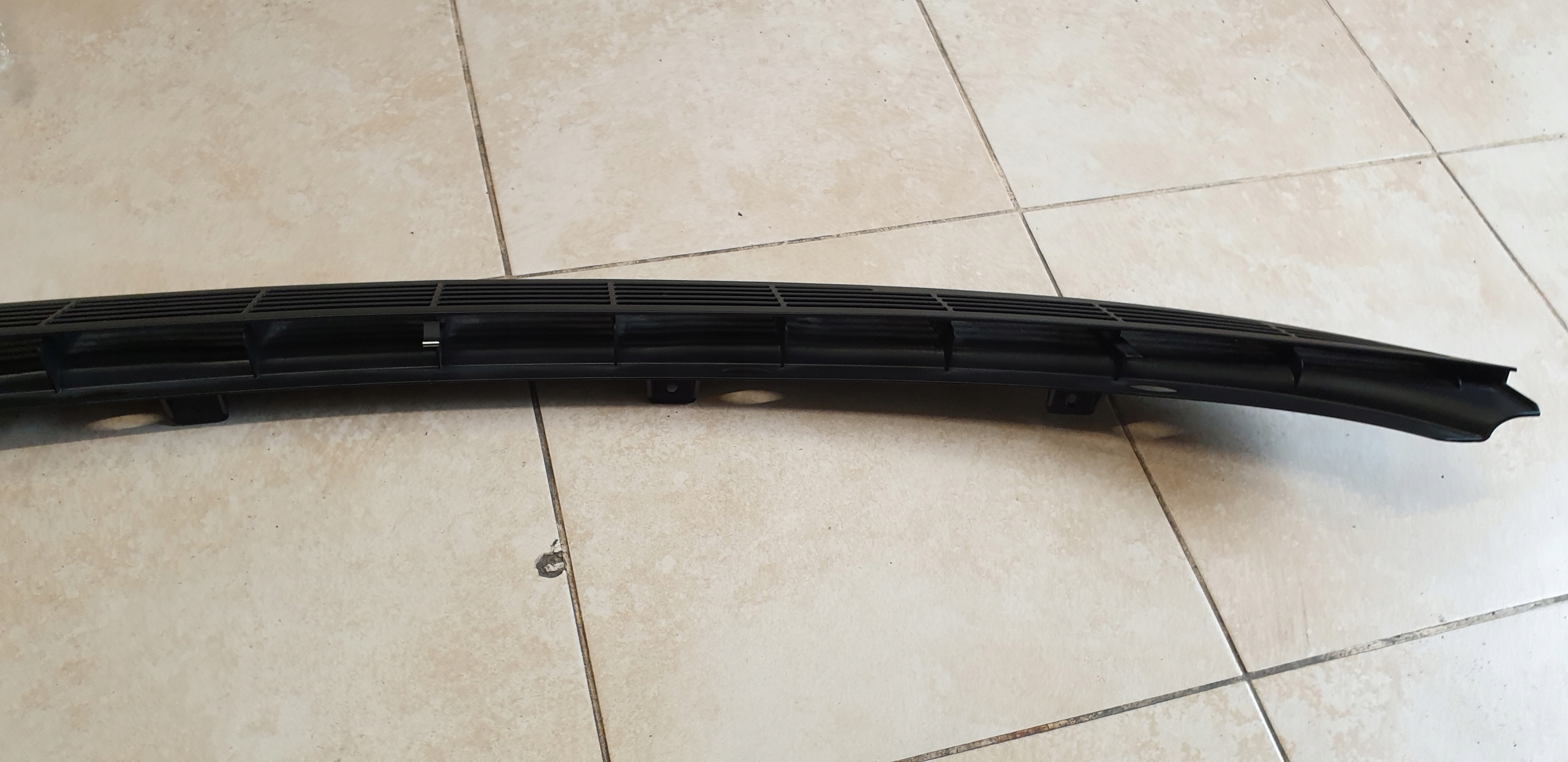 torpedo grid rear. moulding BMW 3 E92 COUPE