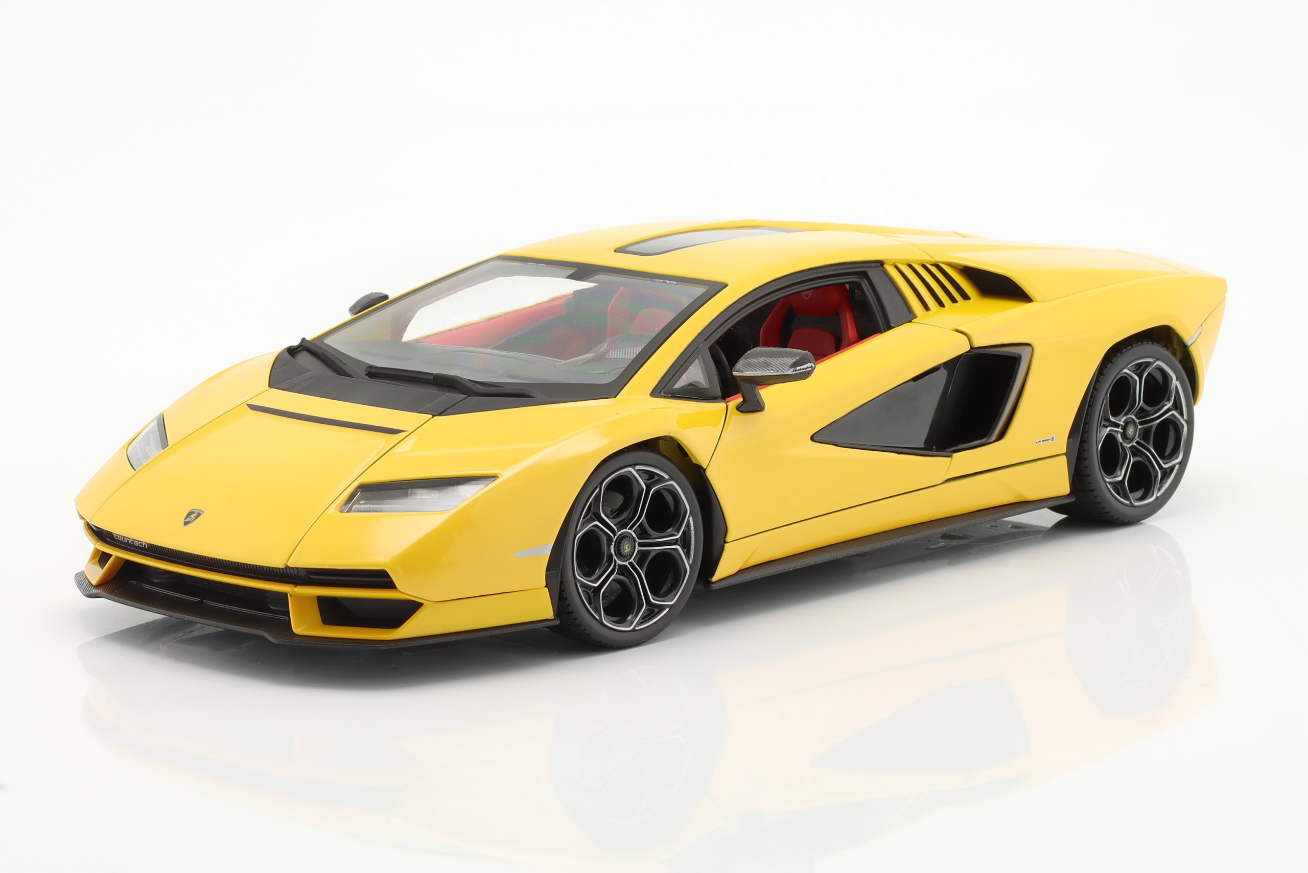 Lamborghini Countach Lpi 800-4 LPI800-4 2022 Yellow Maisto 1:18 Model 31459
