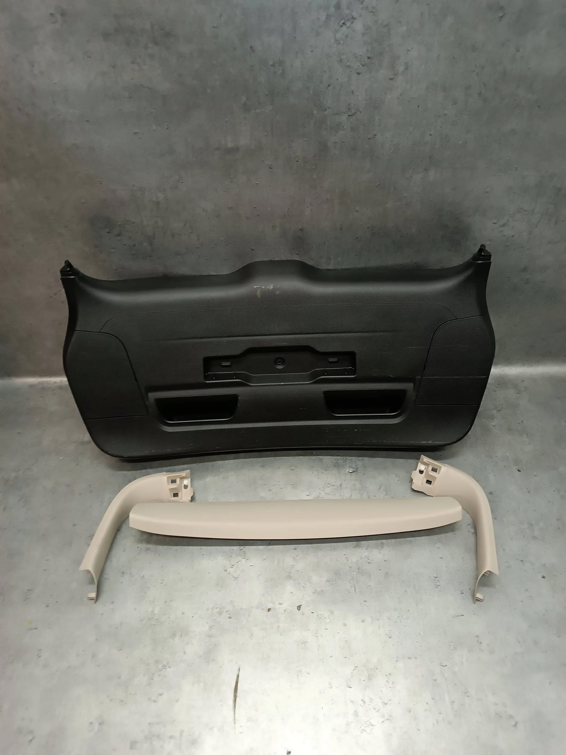 7349463 - BMW 2 F46 Оббивка багажника