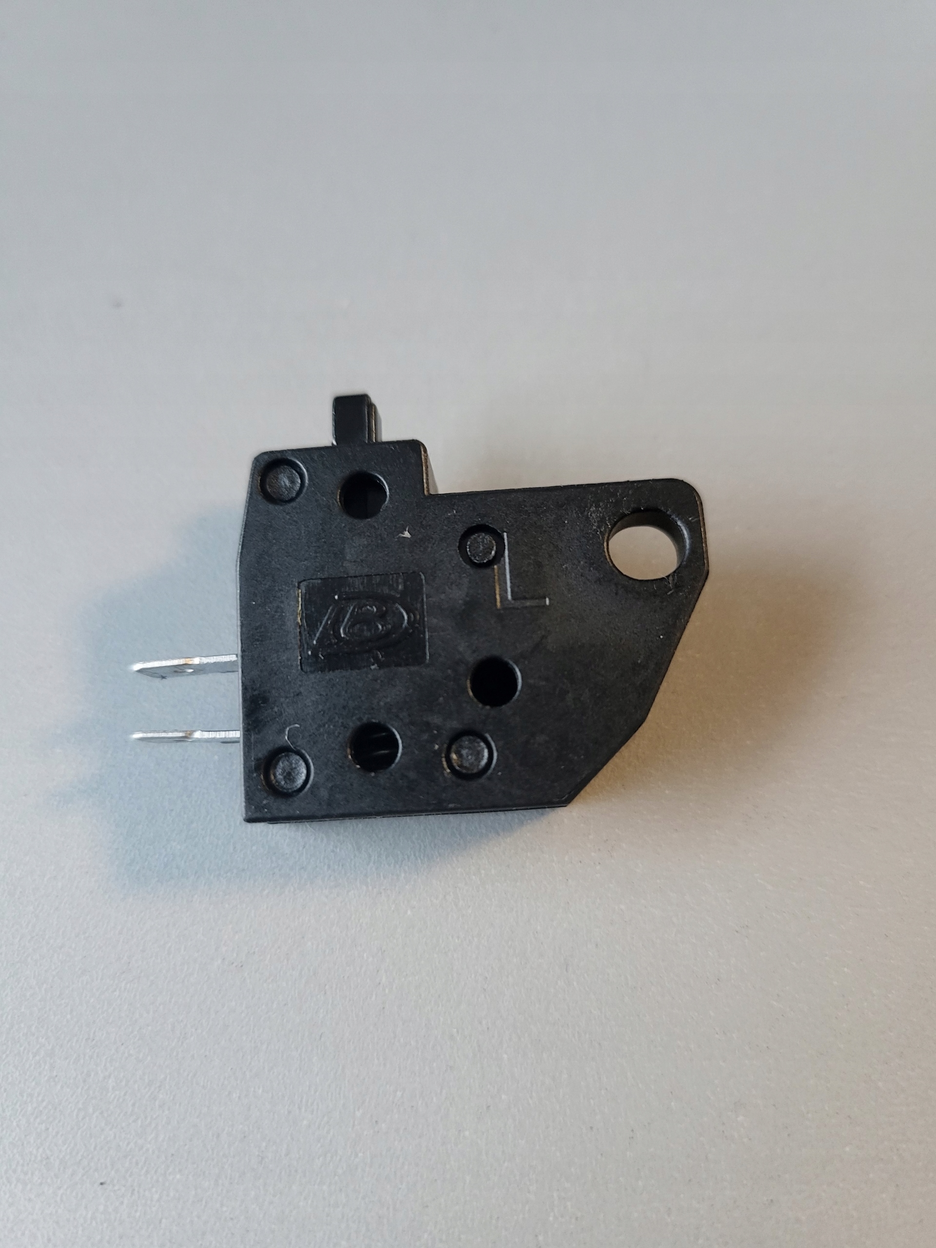 CZUJNIK STOPU AUTOMAT HAMULCA LEWY SKUTER GY6-125