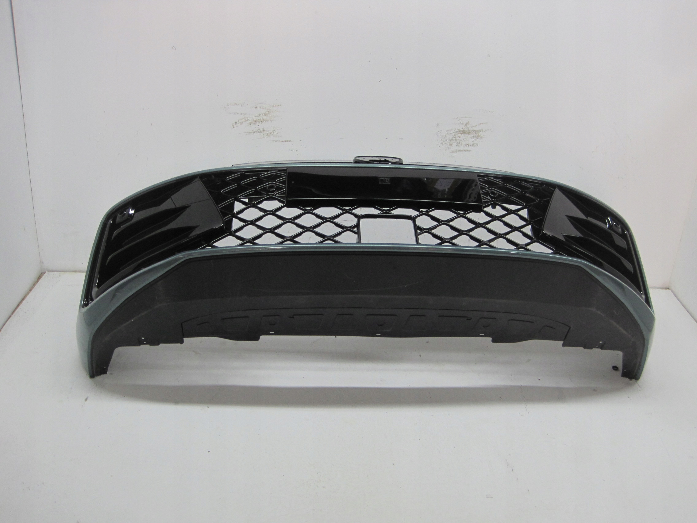 bumper VW PASSAT B9 3J0 R-LINE LED below 6 PDC below RADAR front front
