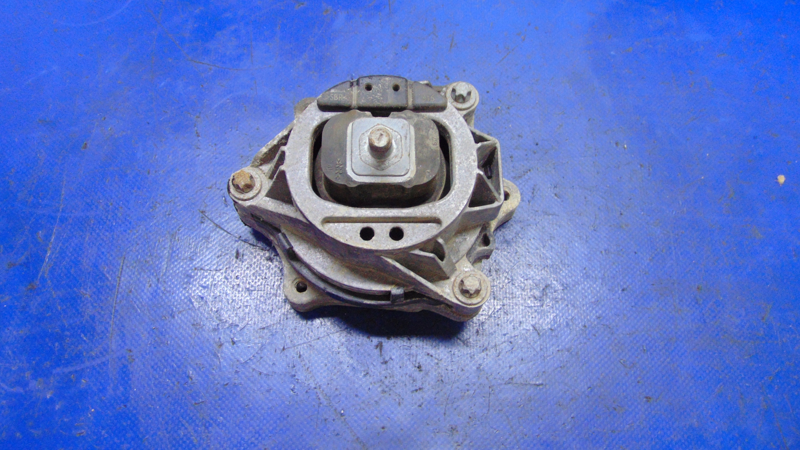 holder engine mount left 2.0D 190KM BMW F30 F31 10-18 ROK