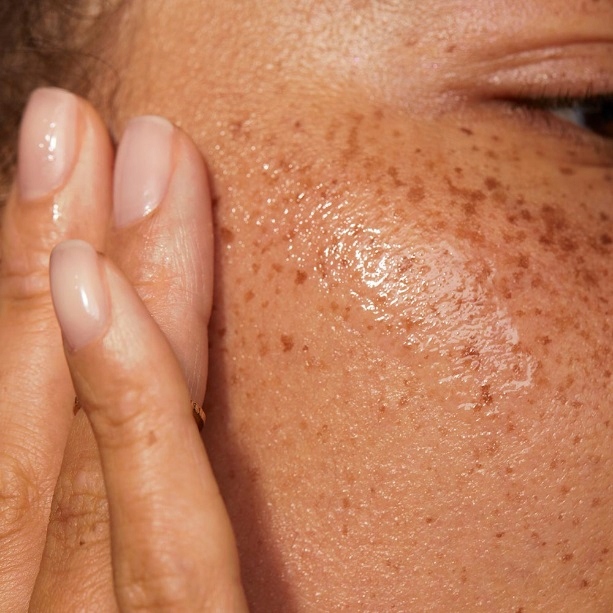 AVON Anew Rozświetlający TONIK nietłusty twarz wit C kwas glikolowy mlekowy Marka Avon