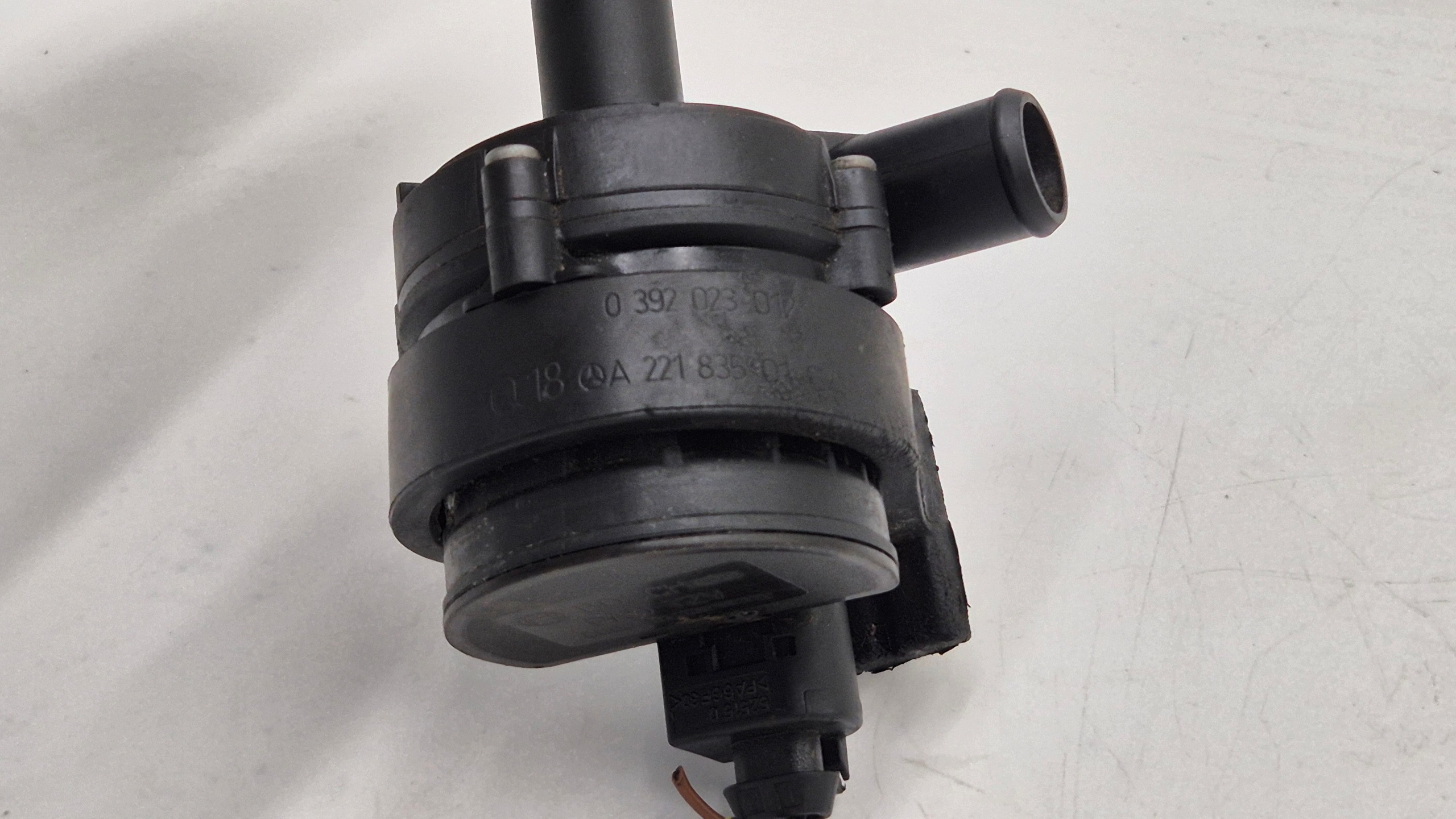 supplementary water pump MERCEDES 2118350164 original!!