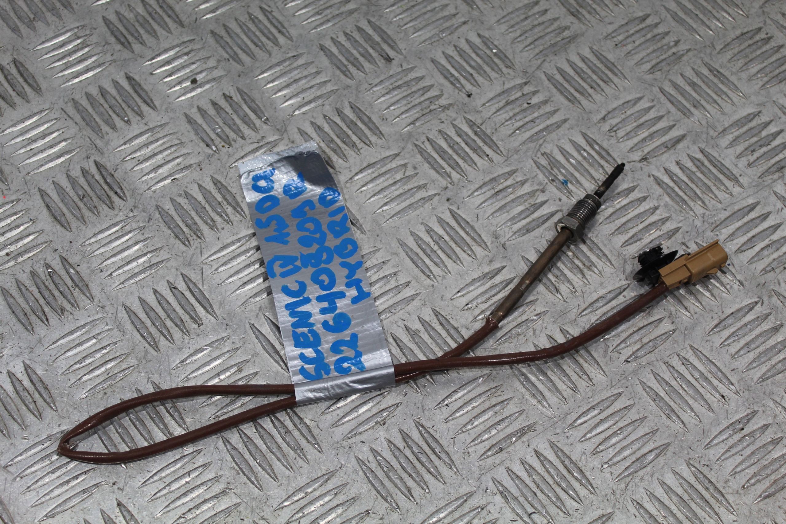 CZUJNIK TEMPERATURY SPALIN SCENIC IV 4 2266408209R