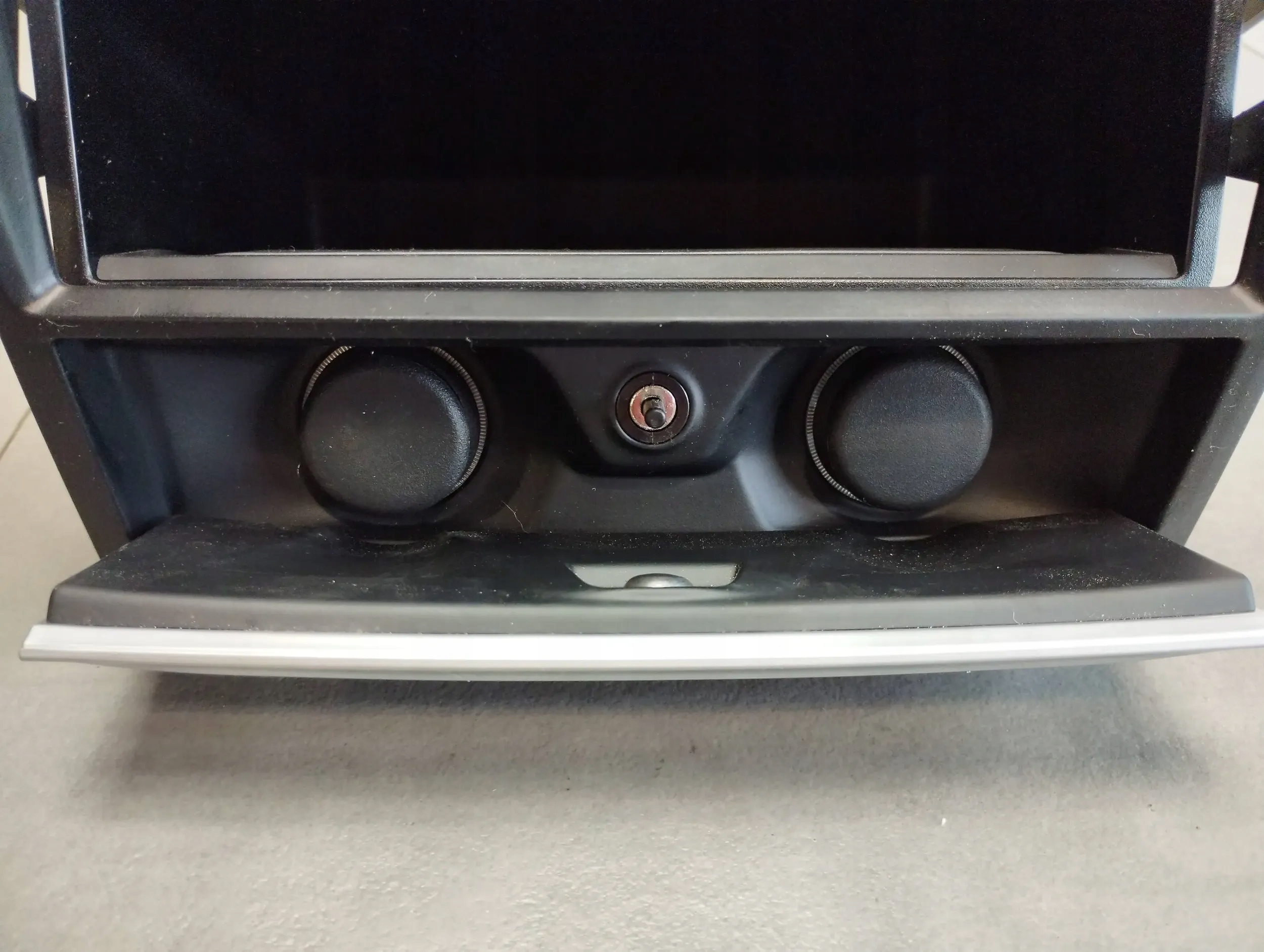 BMW 7 G11 passenger compartment TUNELU 9302185