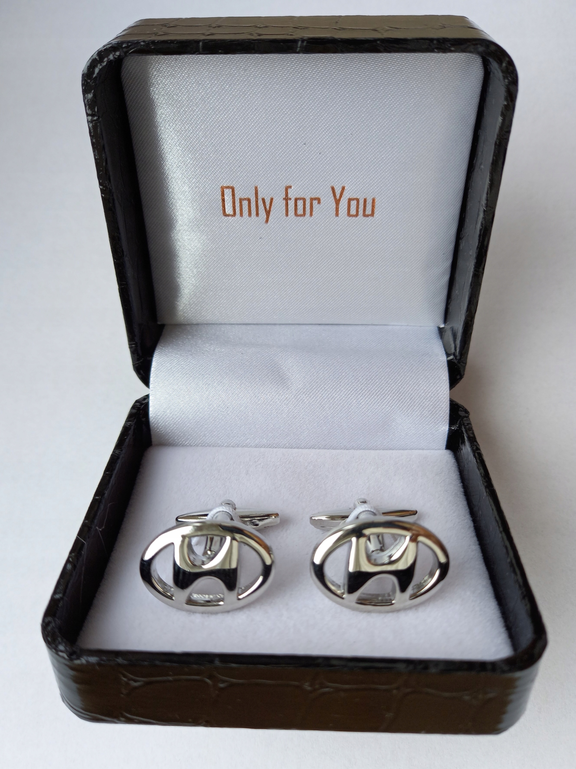 Stříbrné manžetové knoflíčky emblém Hyundai