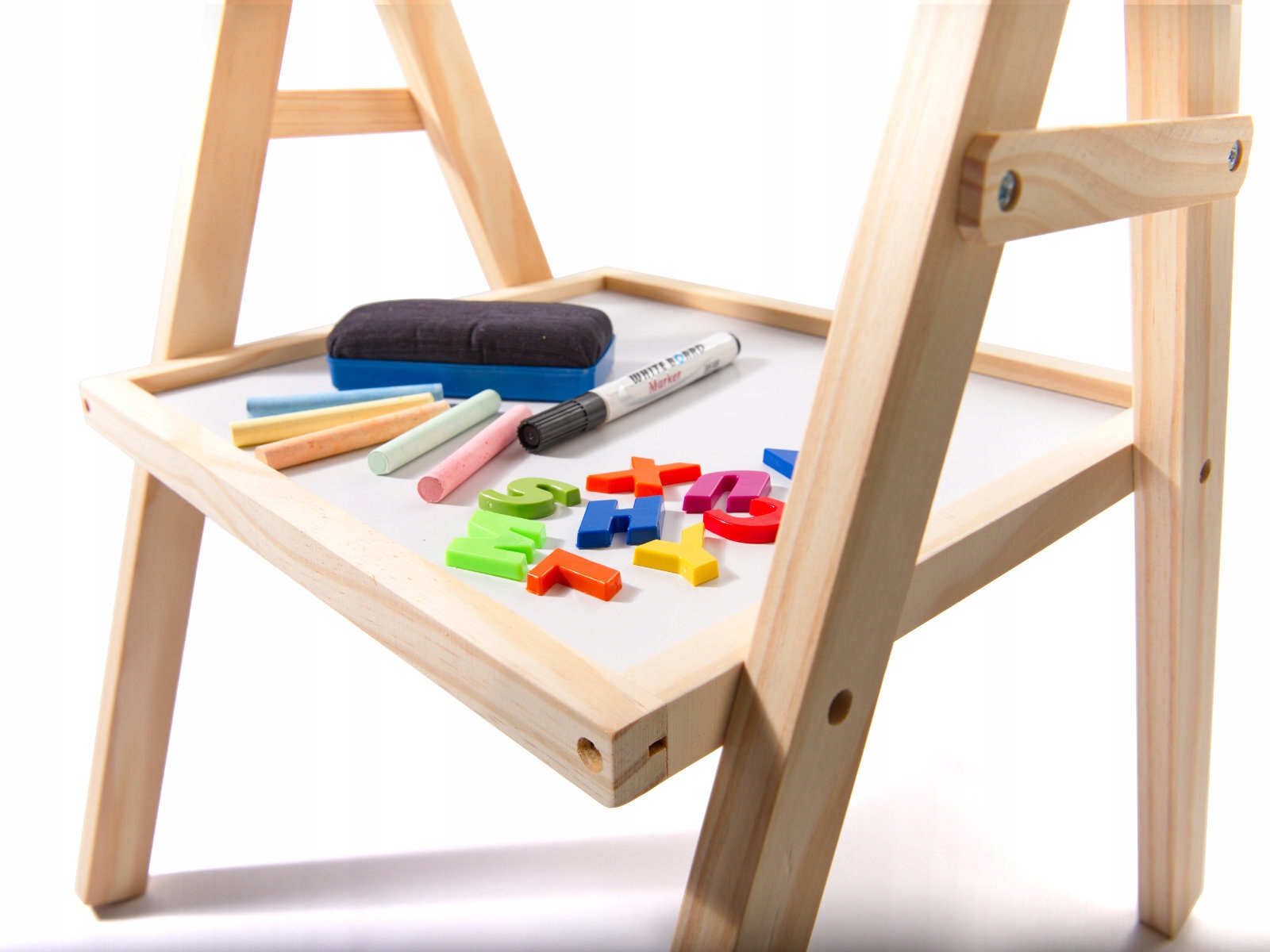 Dwustronna tablica z akcesoriami drewniany stelaż Kolor Odcienie brązu i beżu