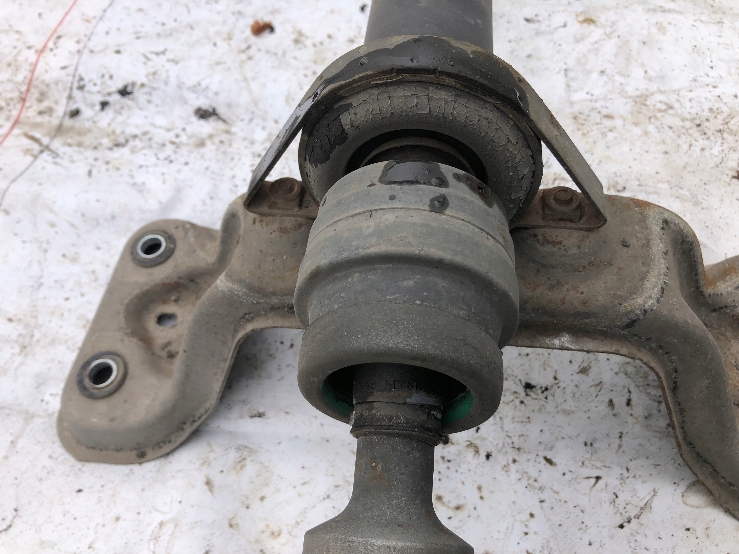 VOLVO S80 II 4.4 V8 4x4 AWD Arbre transmission Support