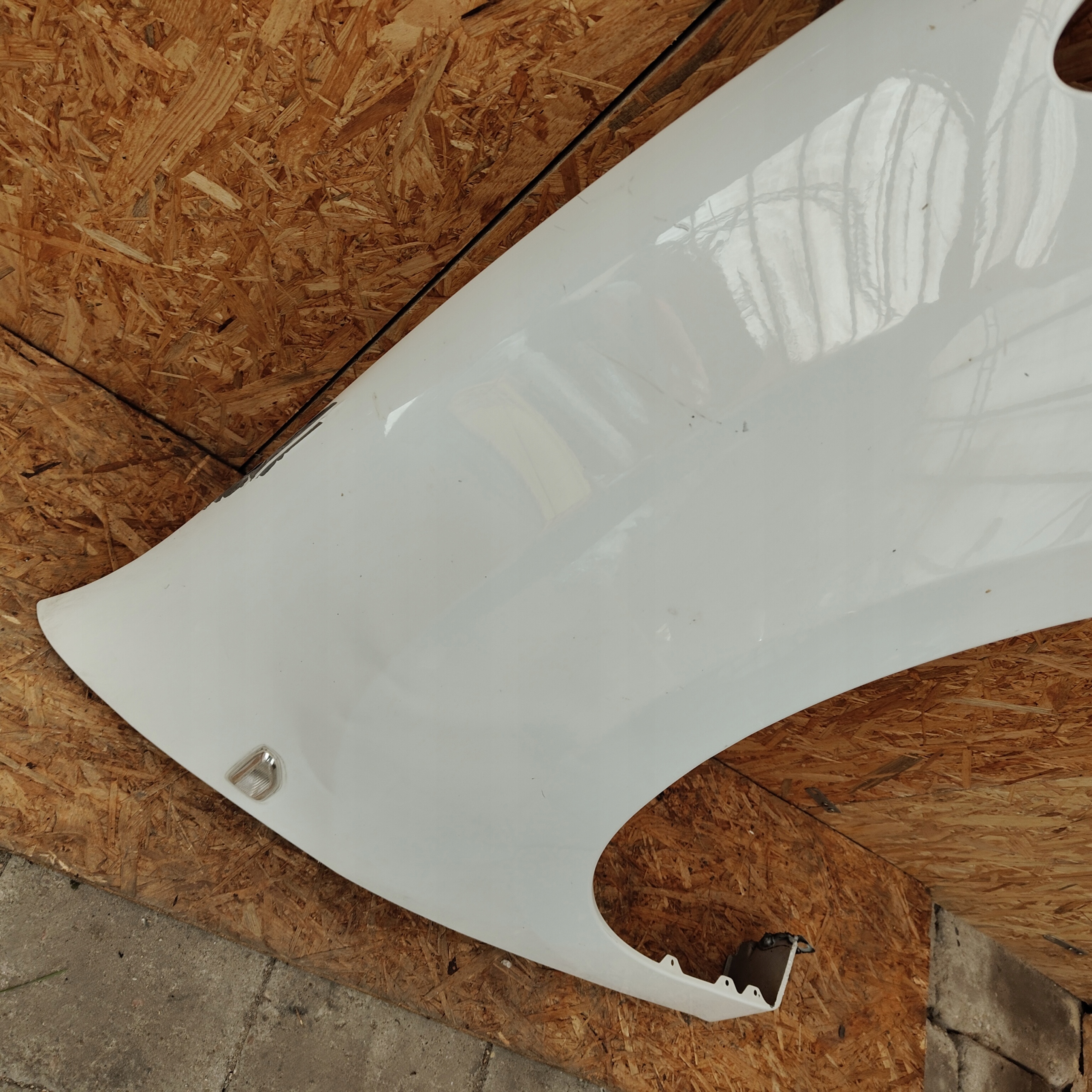 fender front front right DACIA SANDERO II