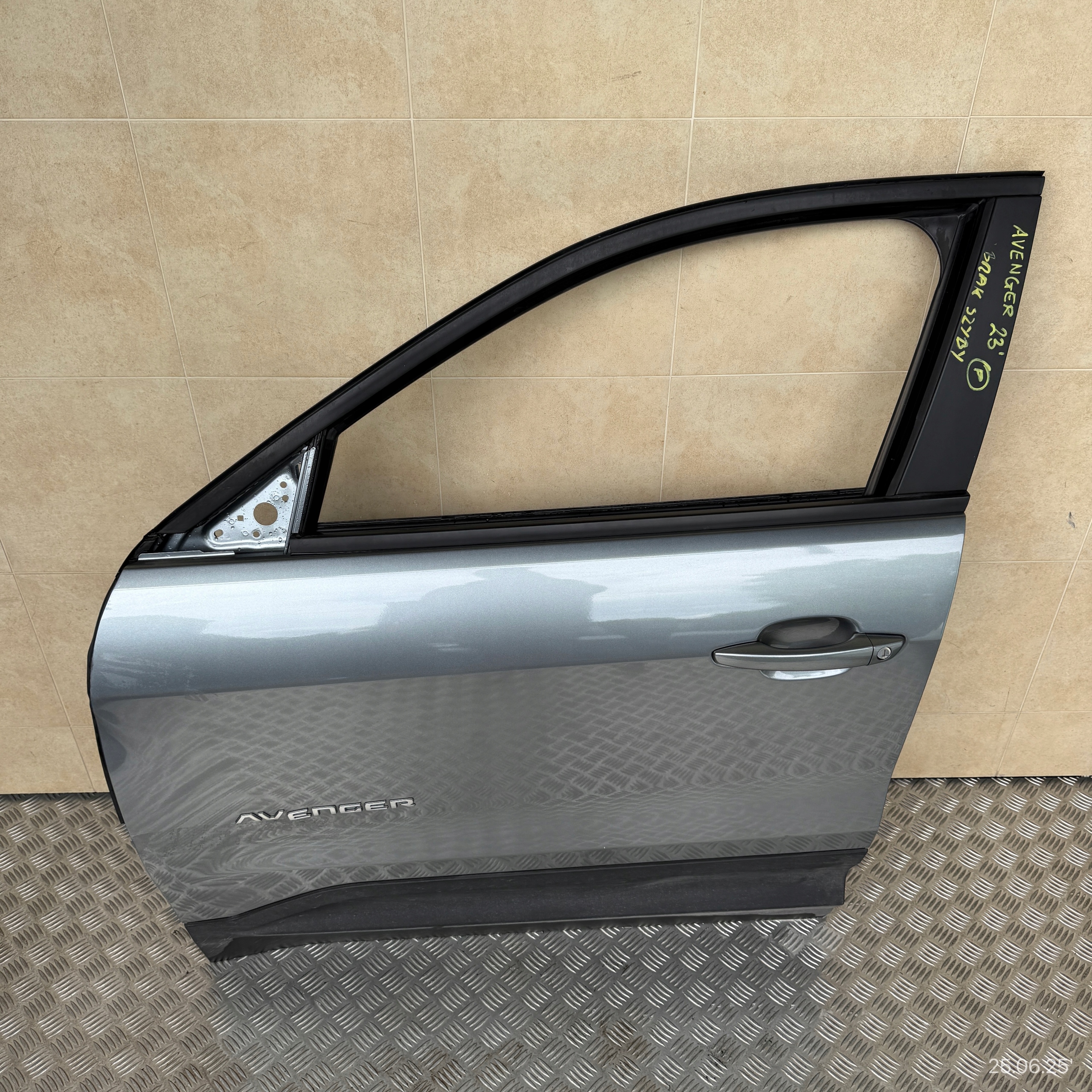 door complete front left JEEP AVENGER 2023 ROK does not have windows